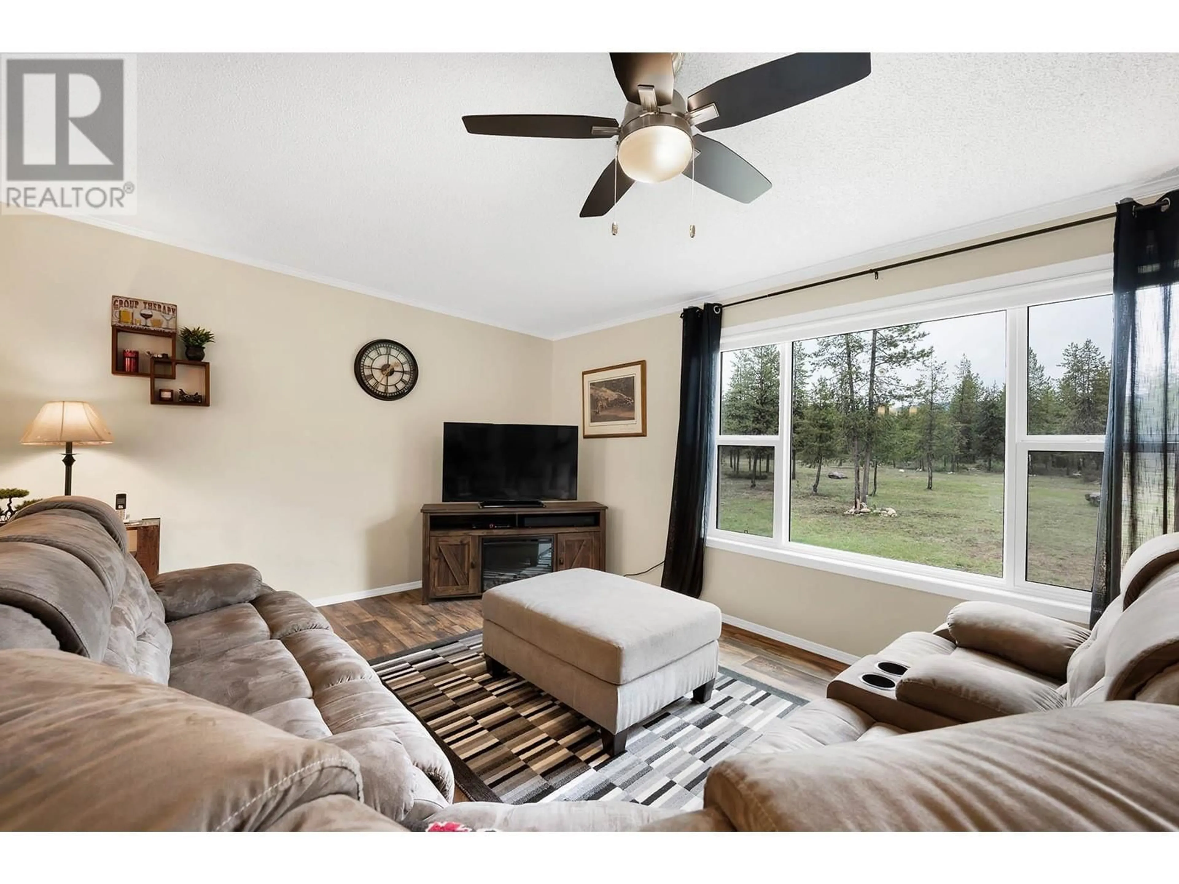 Living room with furniture, unknown for 3090 BUFFALO SPRINGS ROAD, Barriere British Columbia V0E1E0