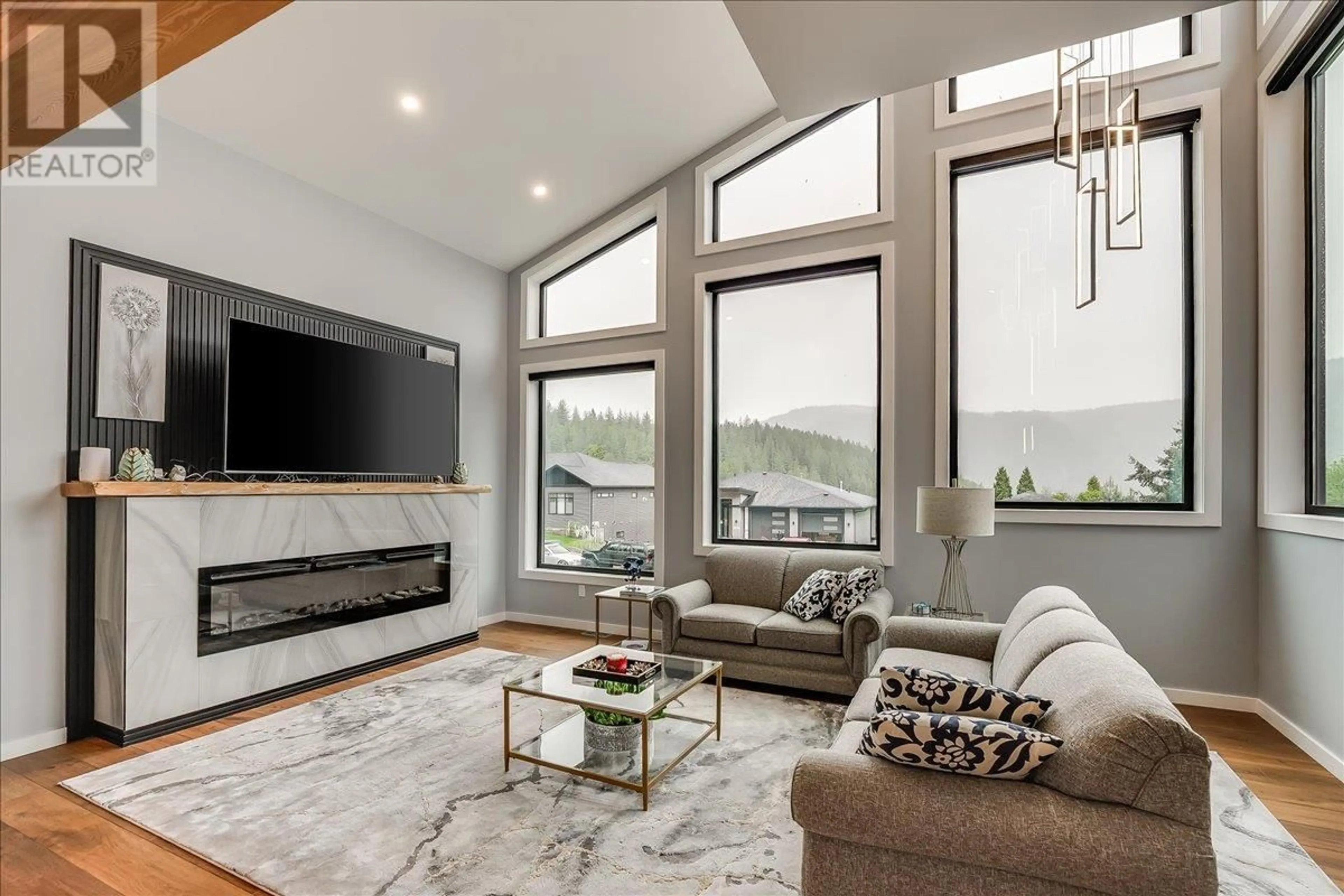 Living room with furniture, unknown for 2391 MCBRIDE STREET, Trail British Columbia V1R3A6