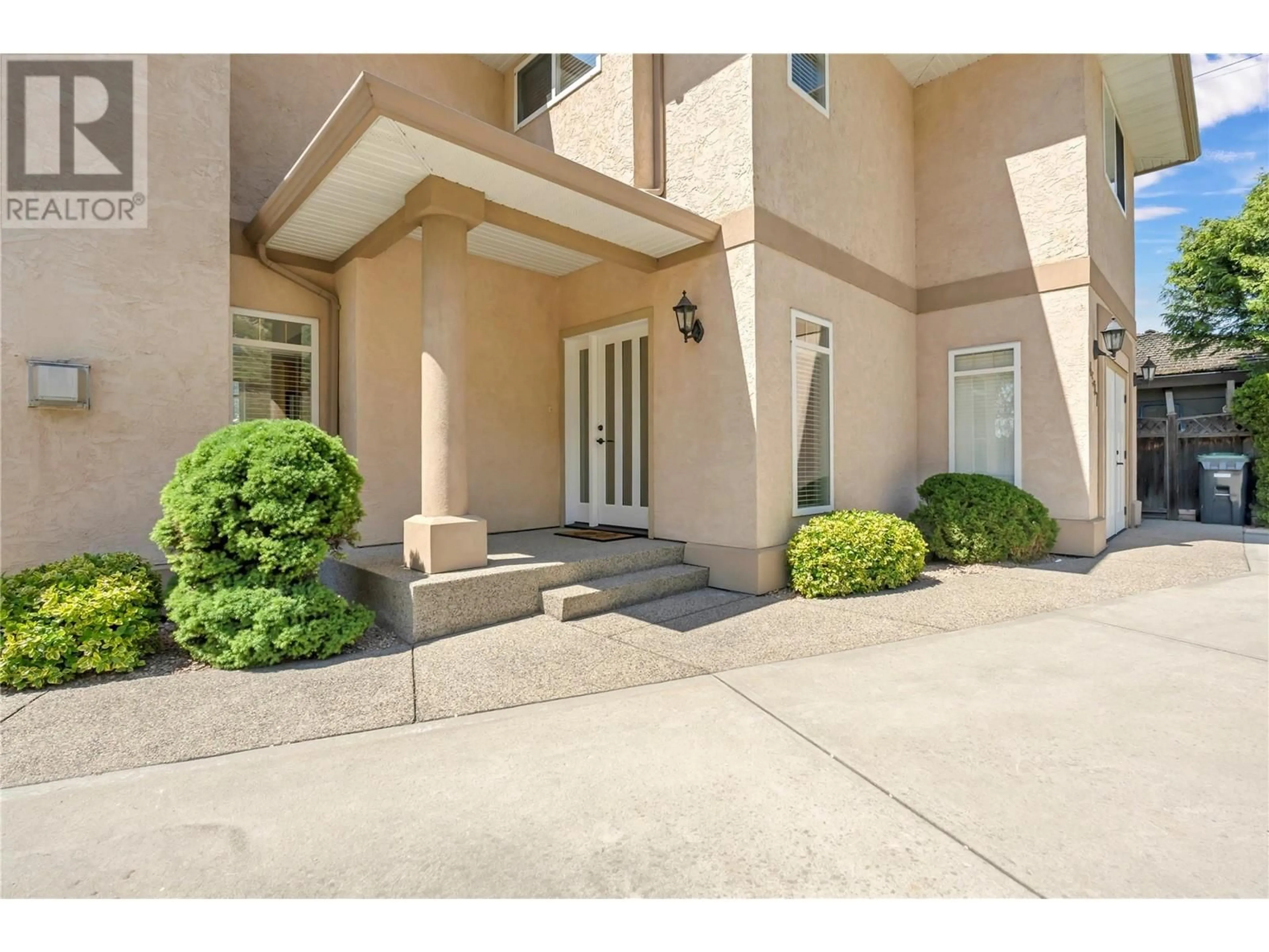 Indoor entryway for 4597 LAKESIDE ROAD, Penticton British Columbia V2A8W4