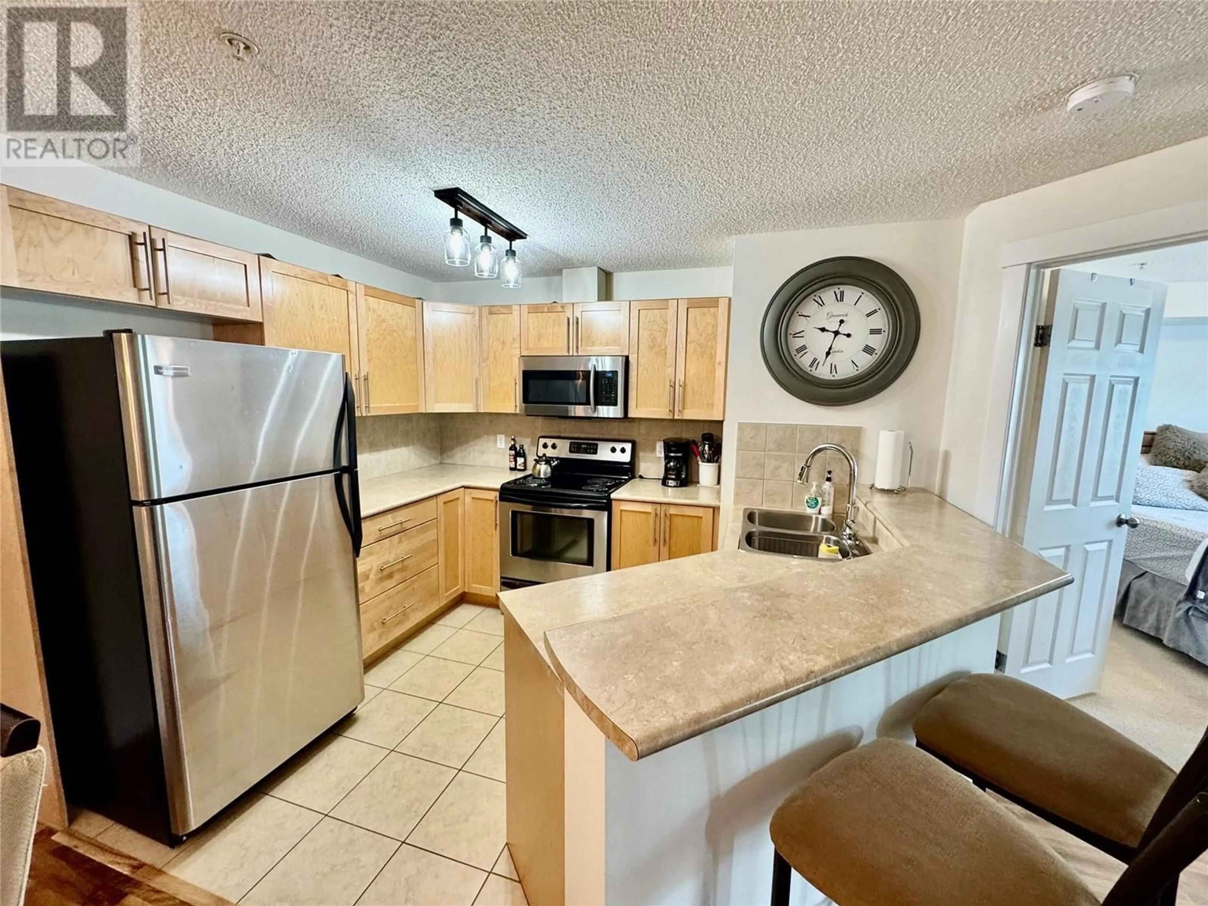 Open concept kitchen, unknown for 3202 - 205 THIRD AVENUE, Invermere British Columbia V0A1K4