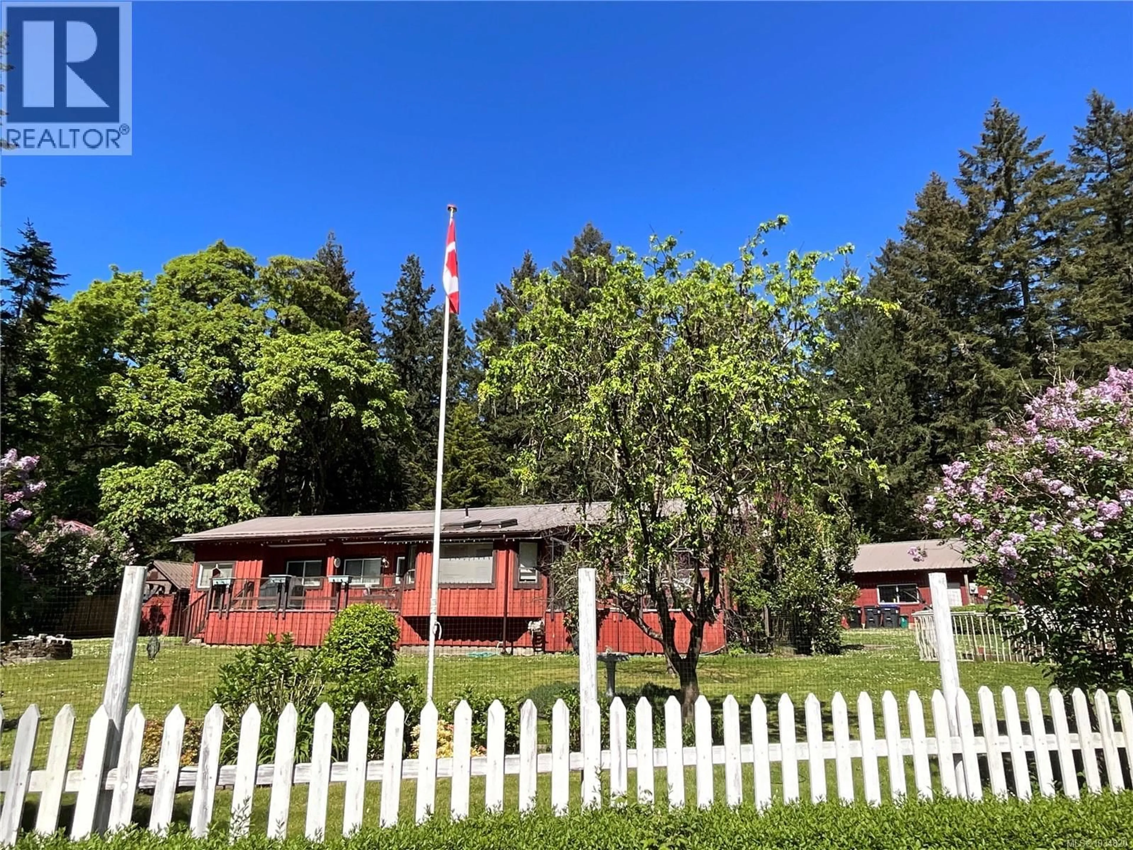 A pic from outside/outdoor area/front of a property/back of a property/a pic from drone, mountain view for 1855 OYSTER WAY, Gabriola Island British Columbia V0R1X6