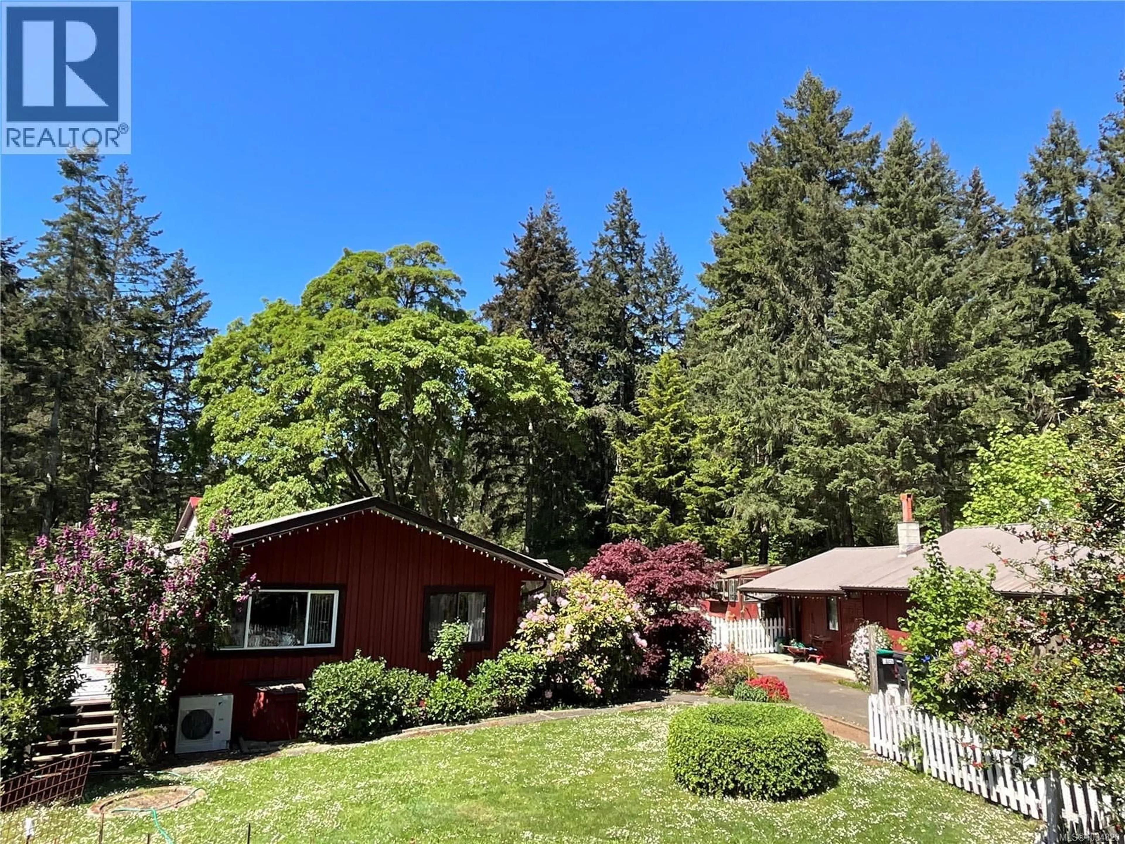 A pic from outside/outdoor area/front of a property/back of a property/a pic from drone, unknown for 1855 OYSTER WAY, Gabriola Island British Columbia V0R1X6