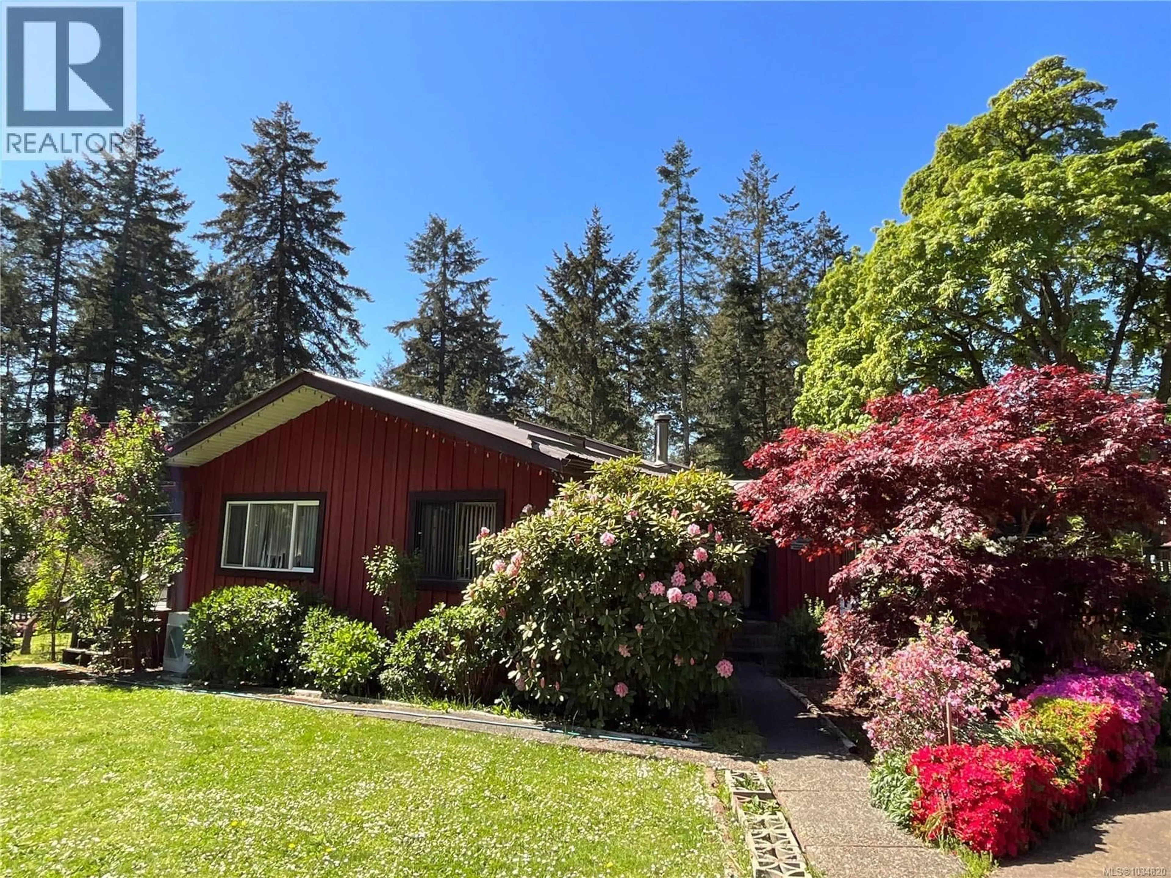 A pic from outside/outdoor area/front of a property/back of a property/a pic from drone, street for 1855 OYSTER WAY, Gabriola Island British Columbia V0R1X6