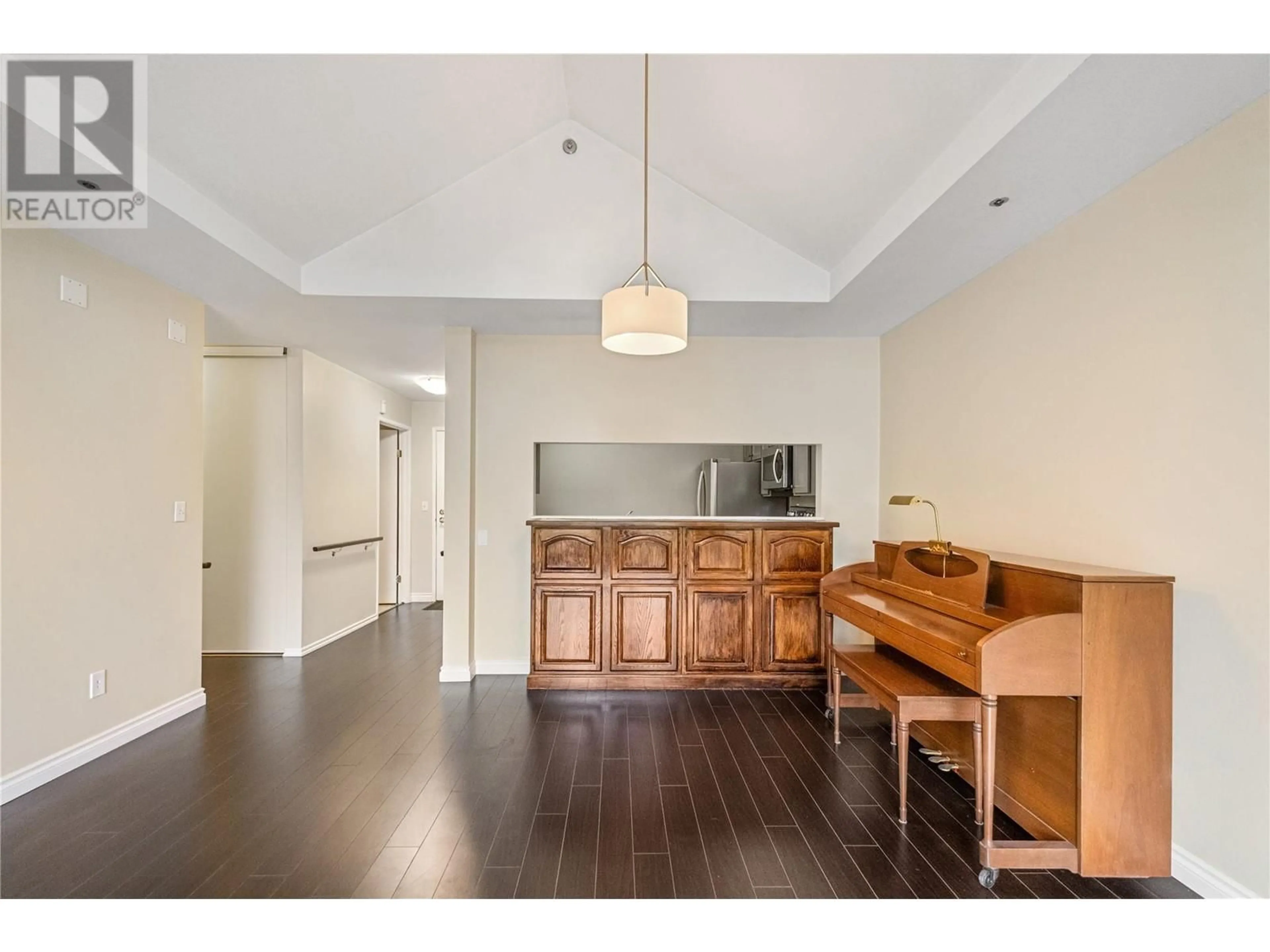 Unknown for 323 - 1045 SUTHERLAND AVENUE NORTH, Kelowna British Columbia V1Y5Y1