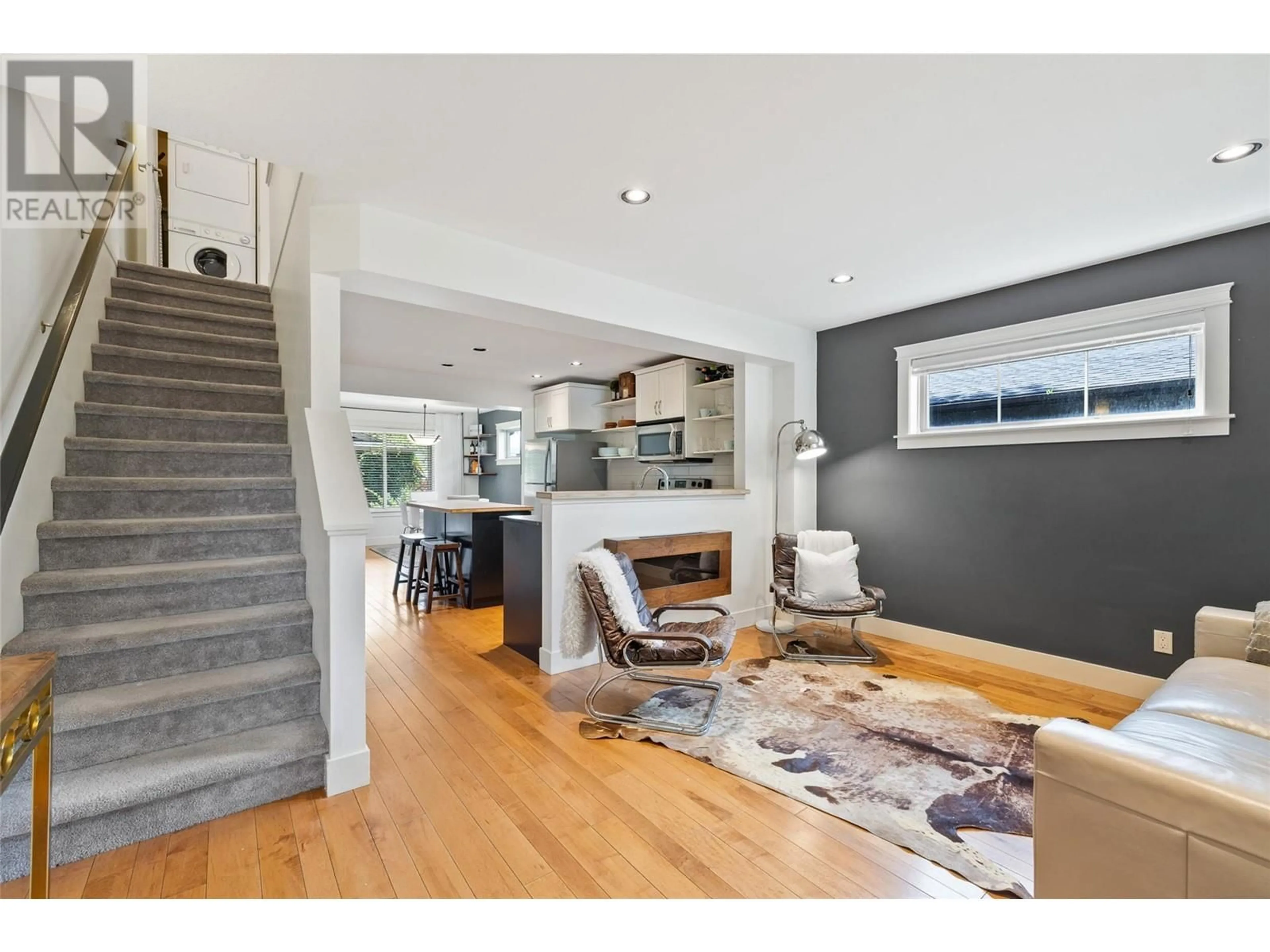 Open concept kitchen, unknown for 733 CLEMENT AVENUE, Kelowna British Columbia V1Y7C9