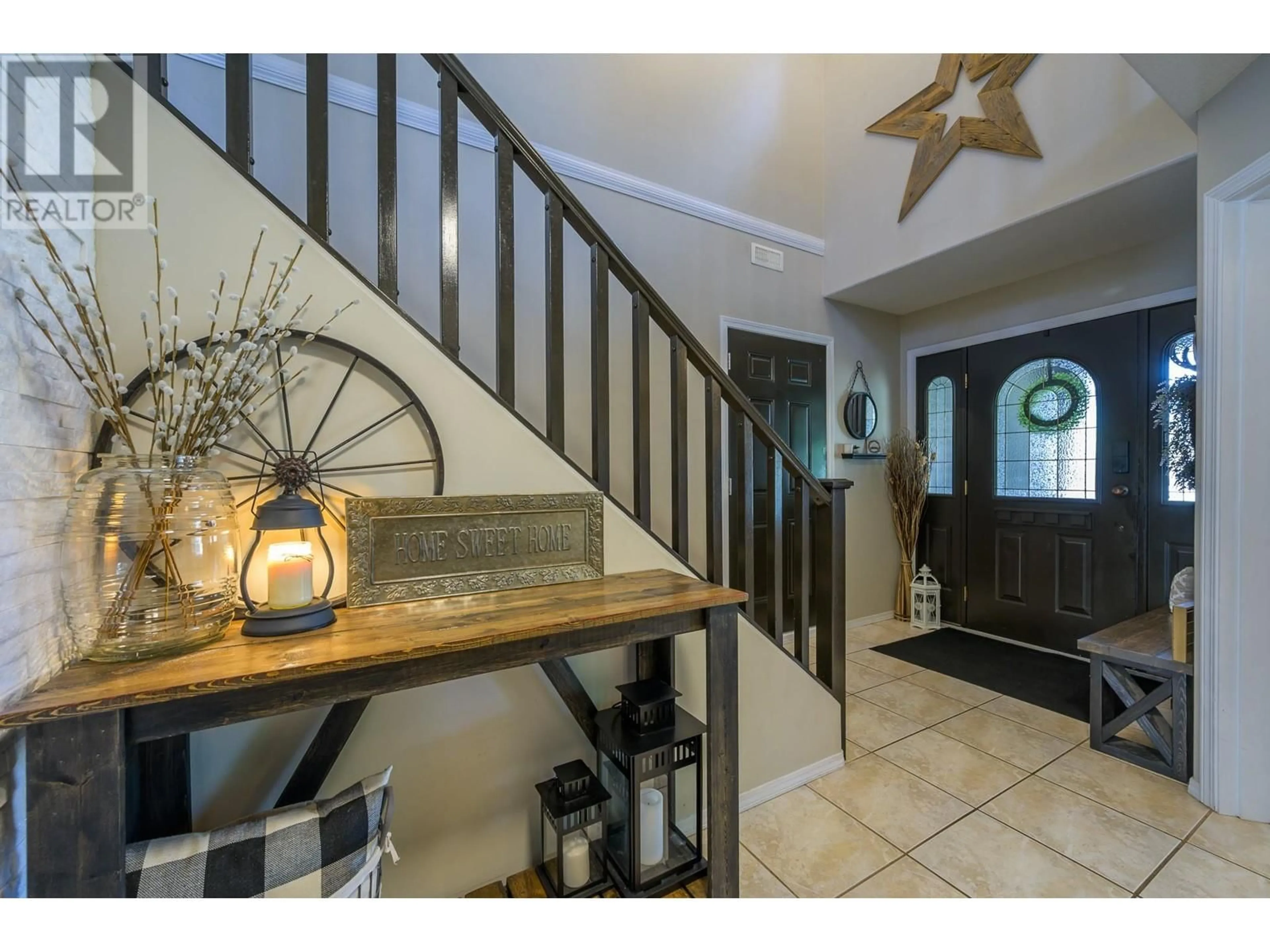 Indoor entryway for 682 SANDSTONE PLACE, Kamloops British Columbia V2B8M4