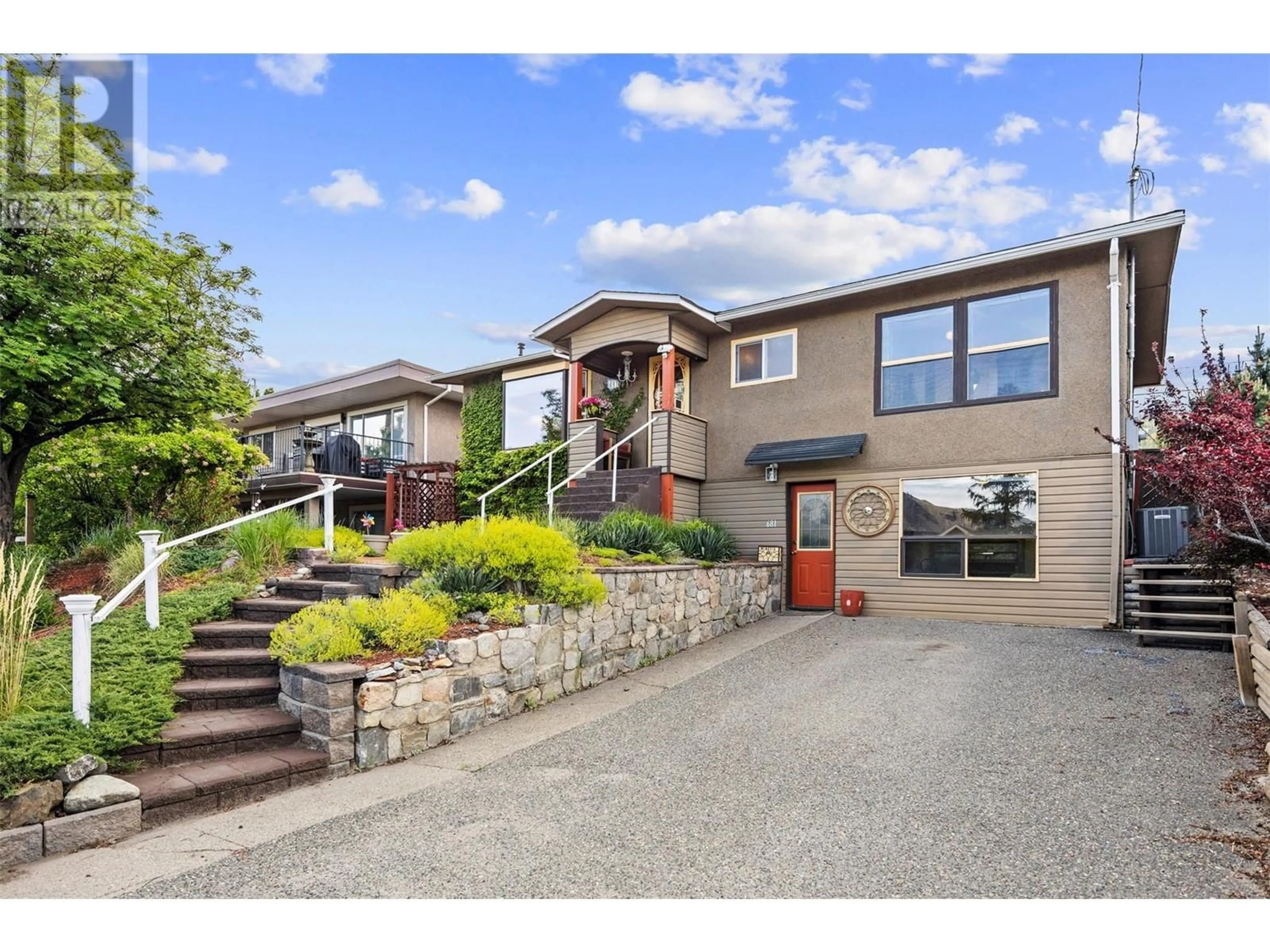 A pic from outside/outdoor area/front of a property/back of a property/a pic from drone, street for 681 DOUGLAS STREET, Kamloops British Columbia V2C3C4