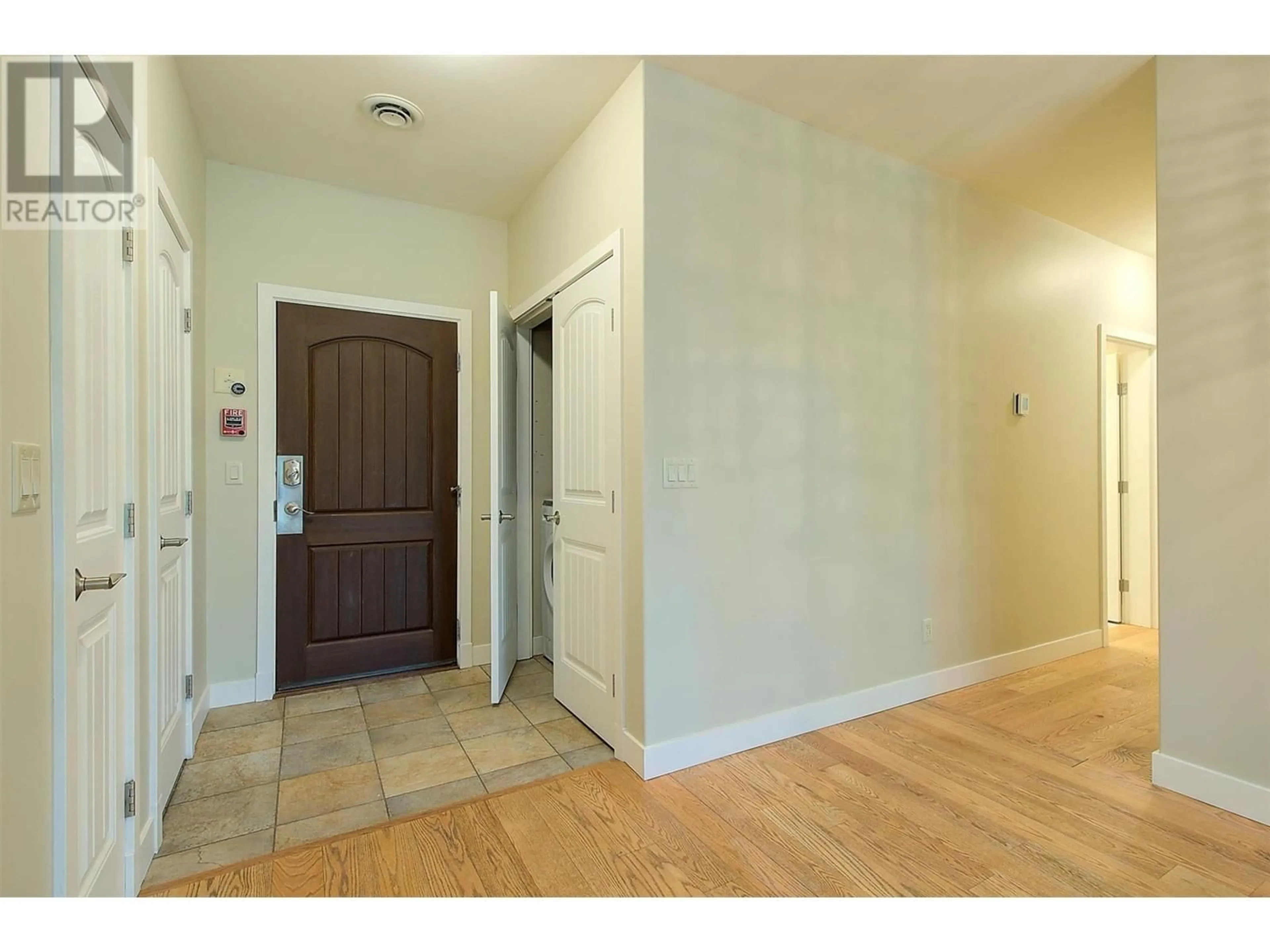 Indoor entryway for 3102 - 4036 PRITCHARD DRIVE NORTH, West Kelowna British Columbia V4T3E4