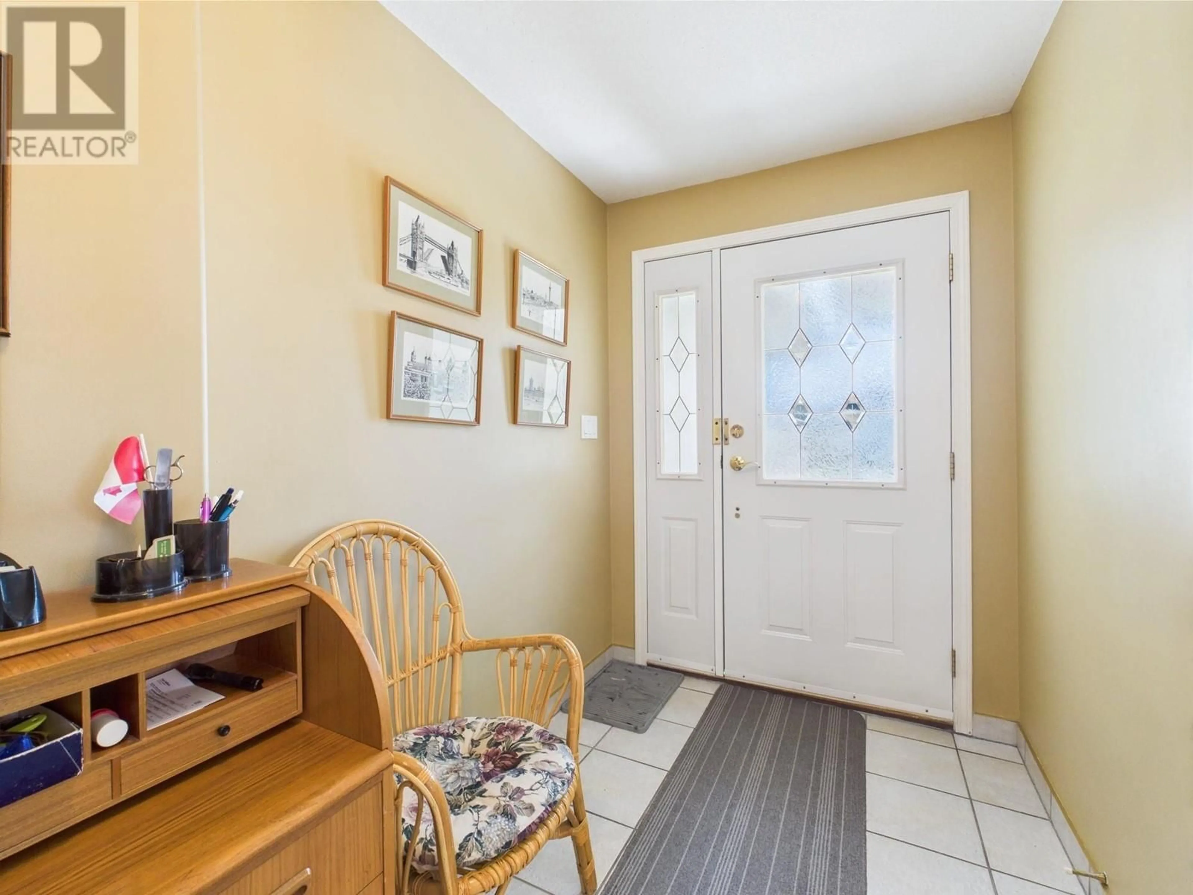 Indoor entryway for 21 SANDPIPER PLACE, Osoyoos British Columbia V0H1V5