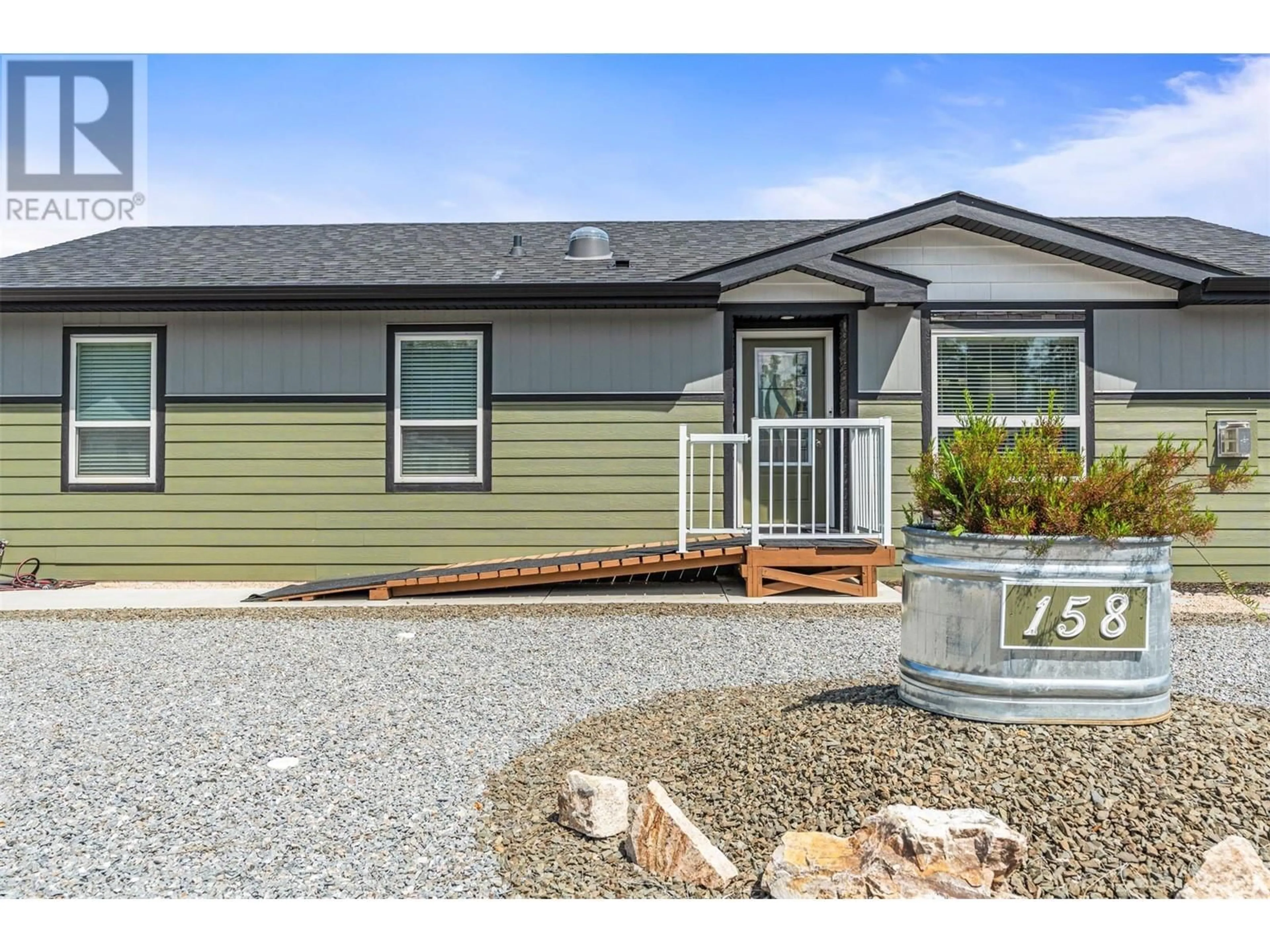Home with vinyl exterior material, street for 158 - 9510 97 HIGHWAY, Vernon British Columbia V1H1R8