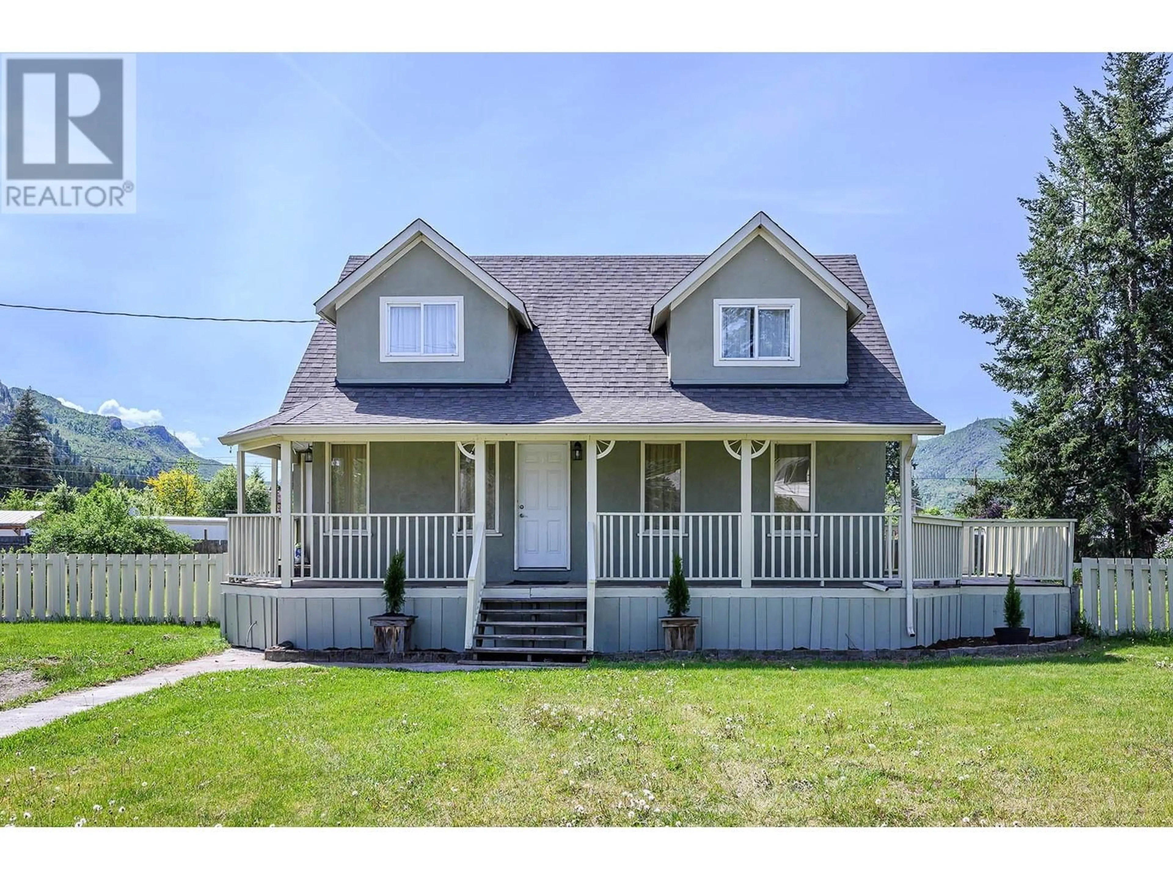Home with vinyl exterior material, street for 520 BARKLEY ROAD, Barriere British Columbia V0E1E0