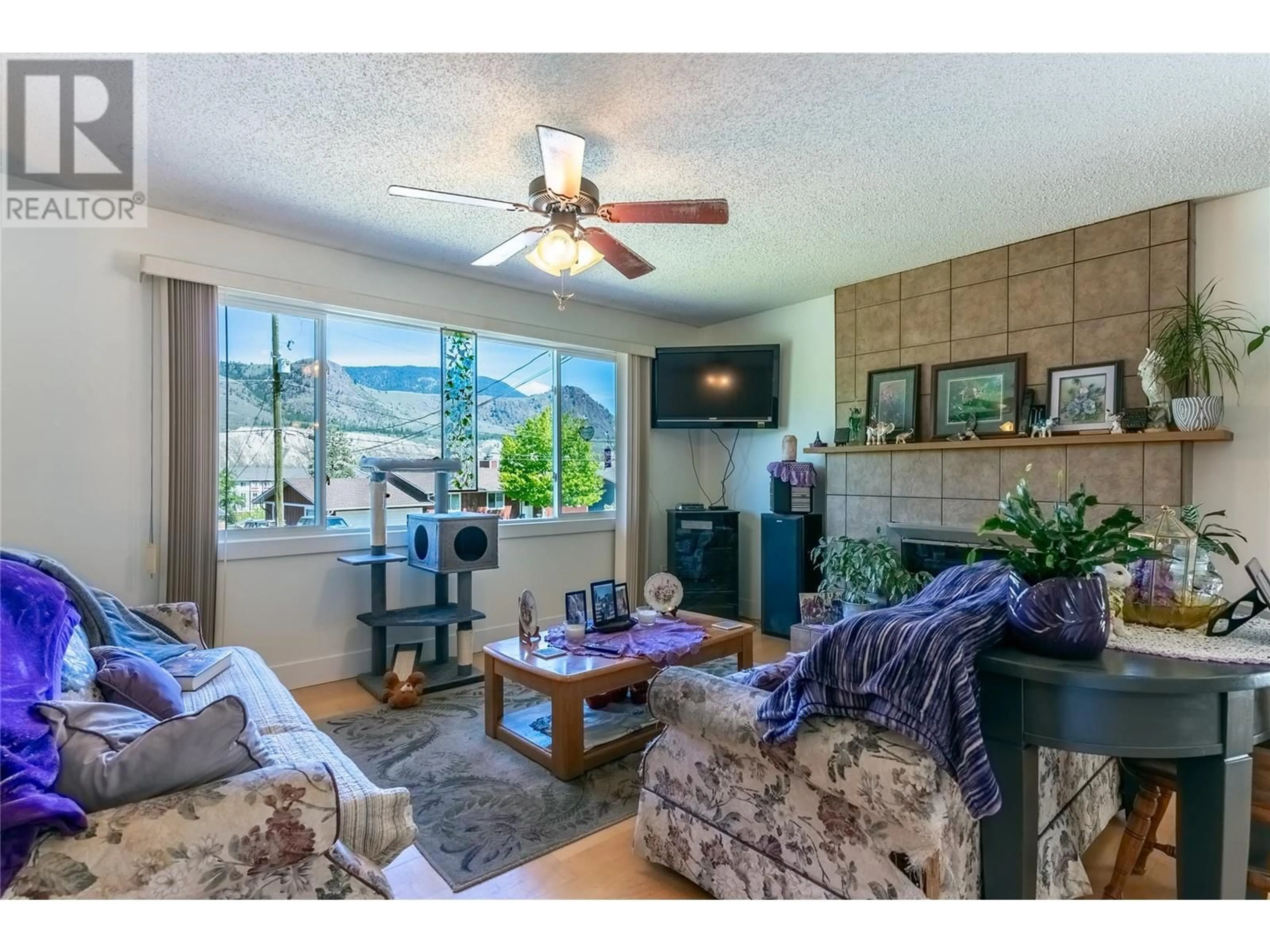 Living room with furniture, unknown for 5121 CRAWFORD PLACE, Kamloops British Columbia V2C5Z8