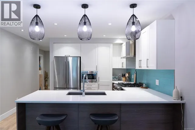 204 - 1820 MAPLE AVENUE SOUTH, Sooke 3