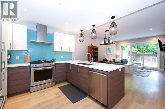 204 - 1820 MAPLE AVENUE SOUTH, Sooke 4