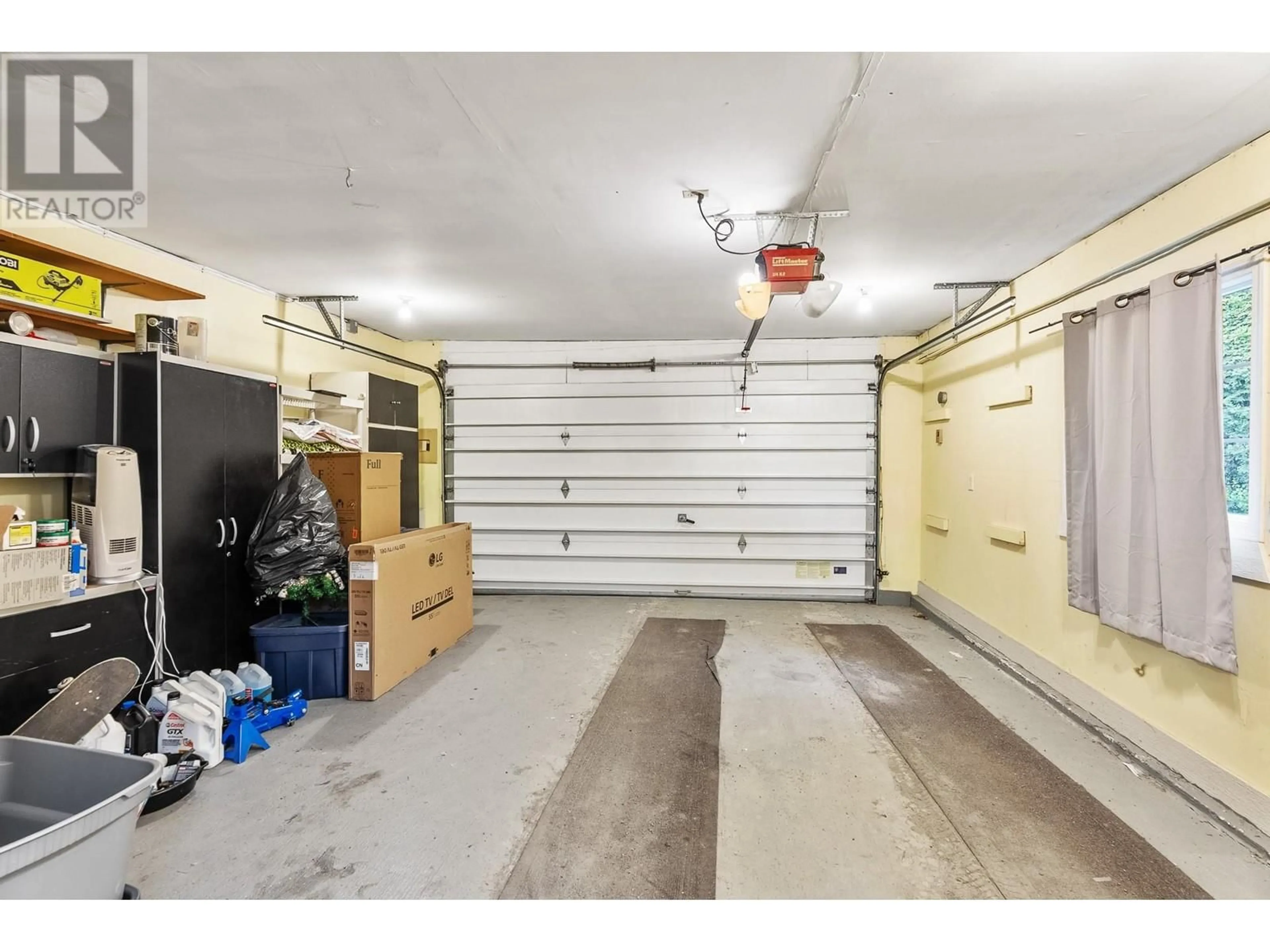 Indoor garage for 845 GLENEAGLES DRIVE, Kamloops British Columbia V2E1K2