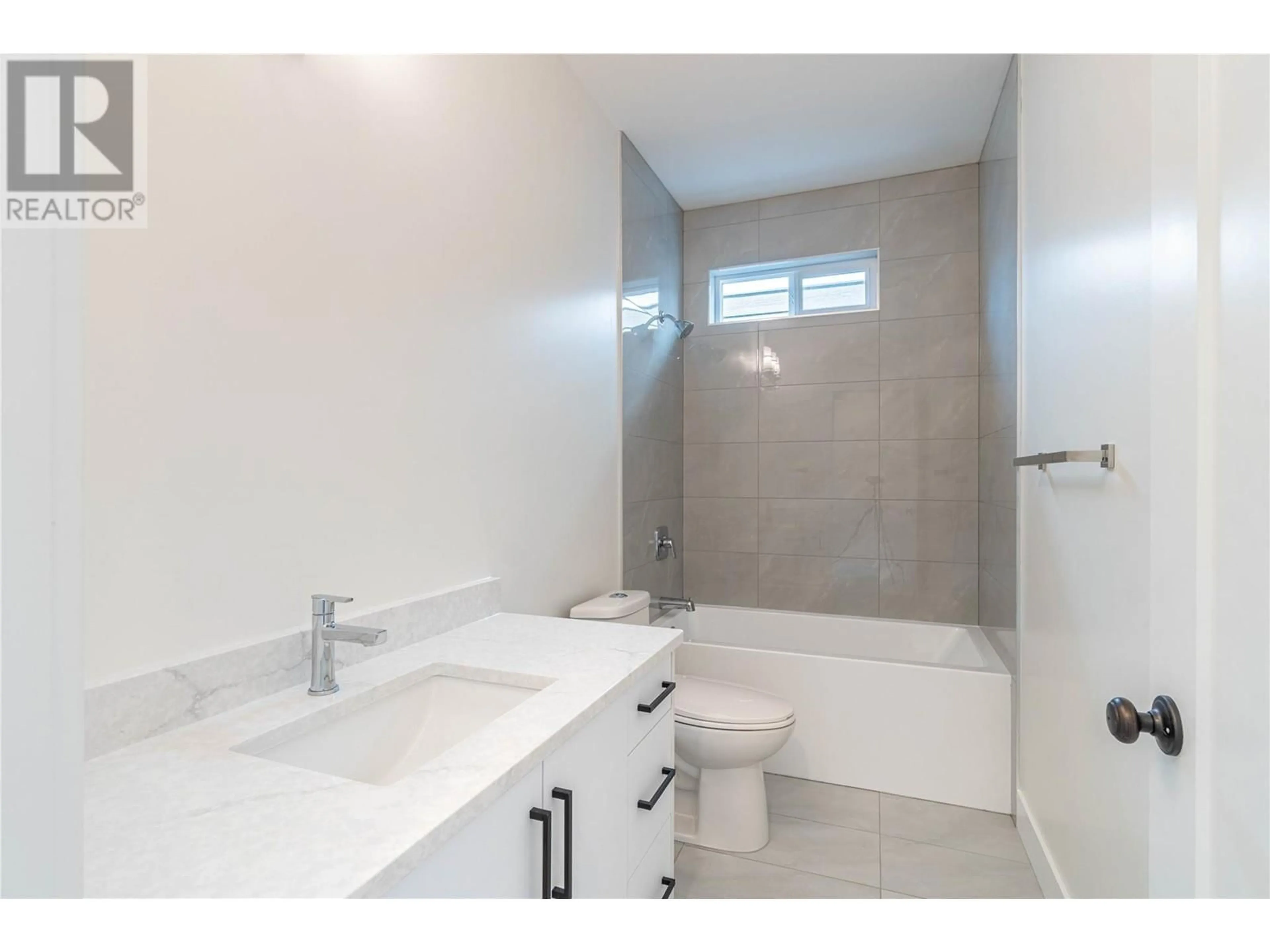 Standard bathroom, ceramic/tile floor for 2620 TRANQUILLE ROAD, Kamloops British Columbia V2B3P1