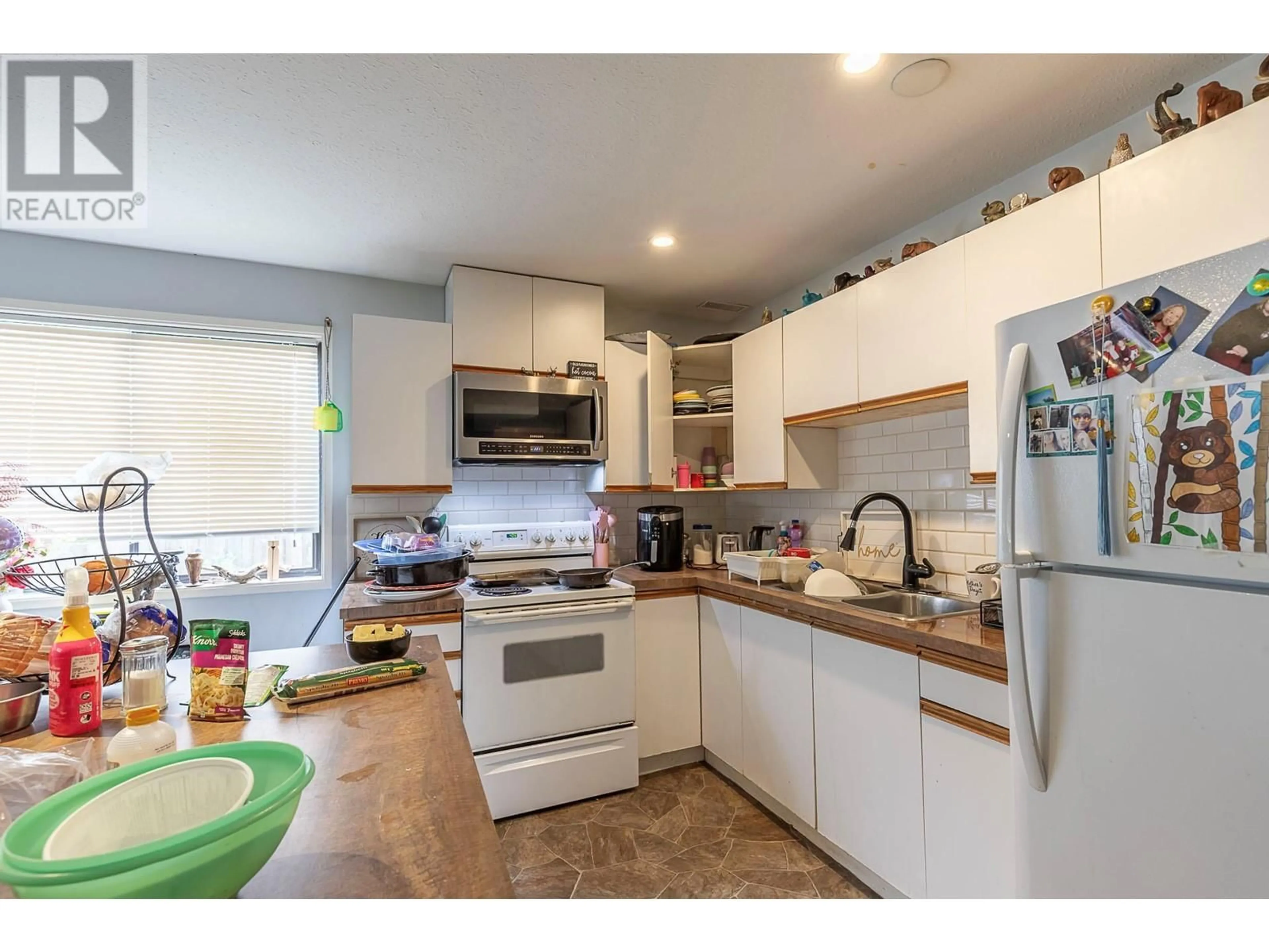 Open concept kitchen, unknown for 3870 HIGHLAND PARK DRIVE, Armstrong British Columbia V0E1B4