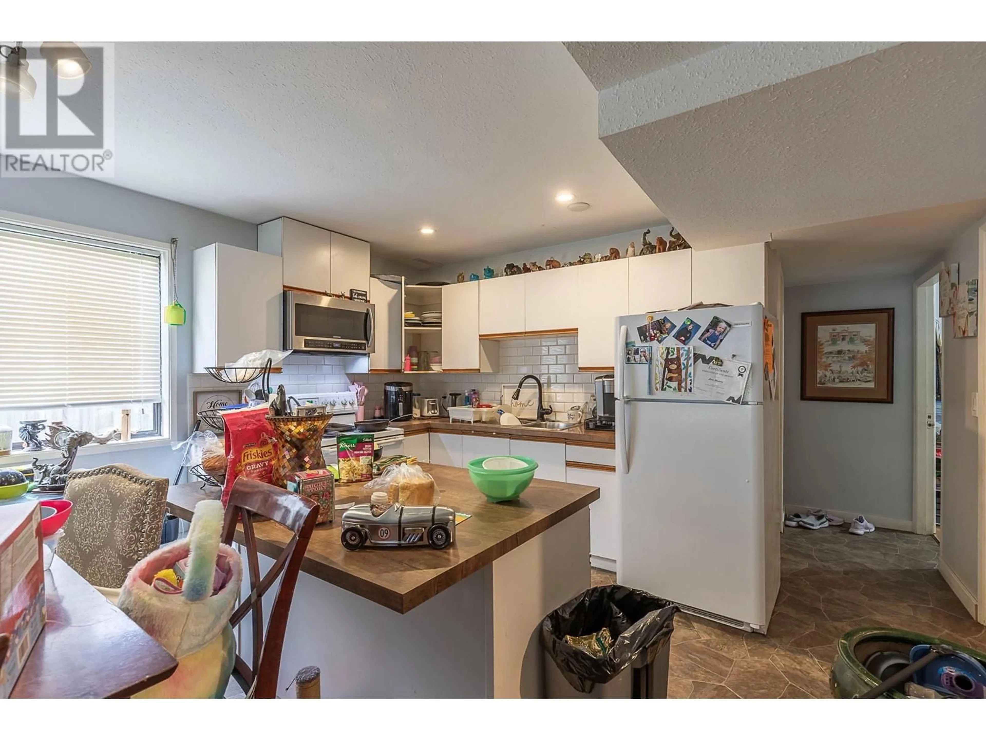 Open concept kitchen, unknown for 3870 HIGHLAND PARK DRIVE, Armstrong British Columbia V0E1B4