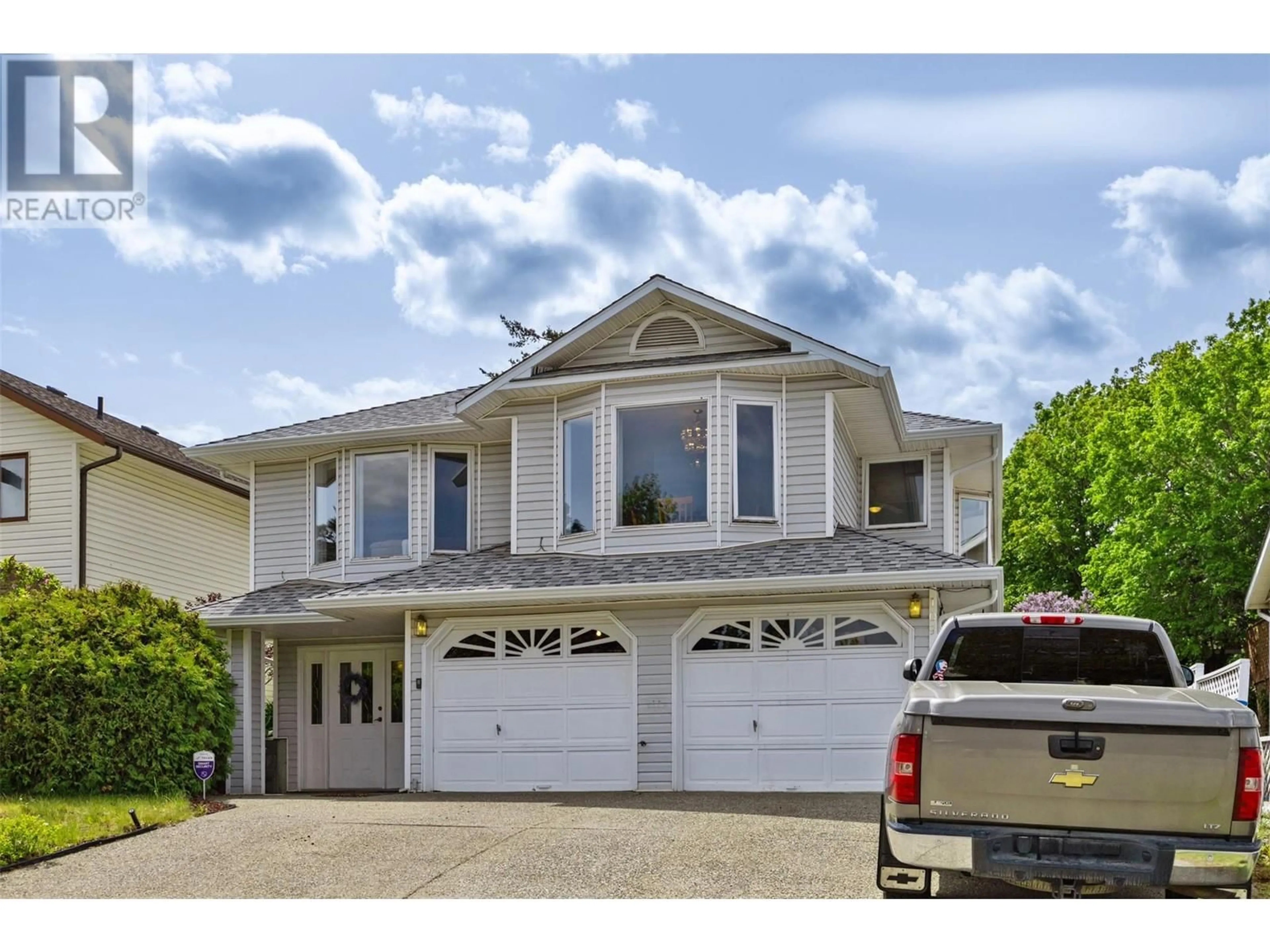Home with vinyl exterior material, street for 109 ROBSON DRIVE, Kamloops British Columbia V2E2K6