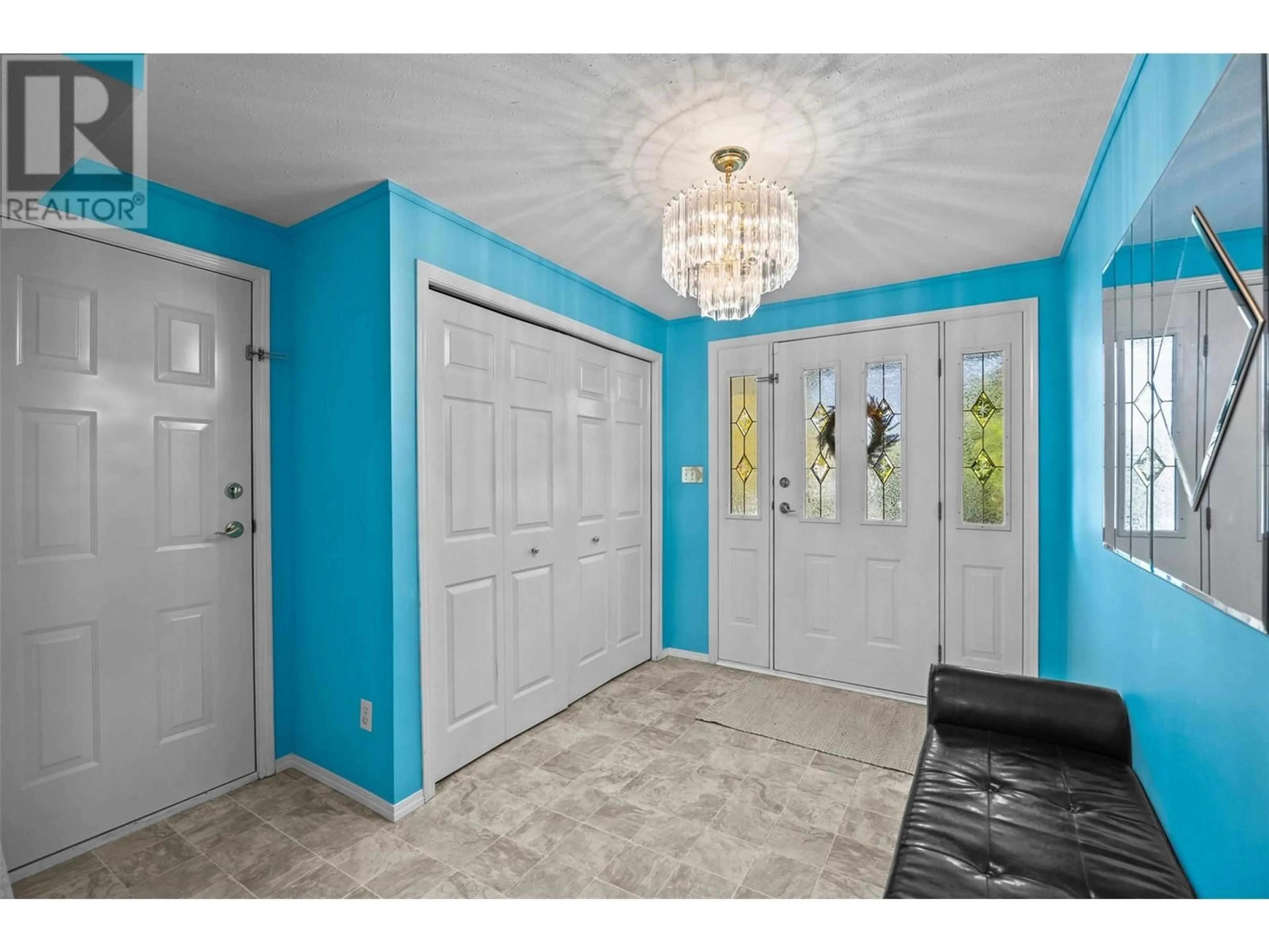 Indoor entryway for 109 ROBSON DRIVE, Kamloops British Columbia V2E2K6