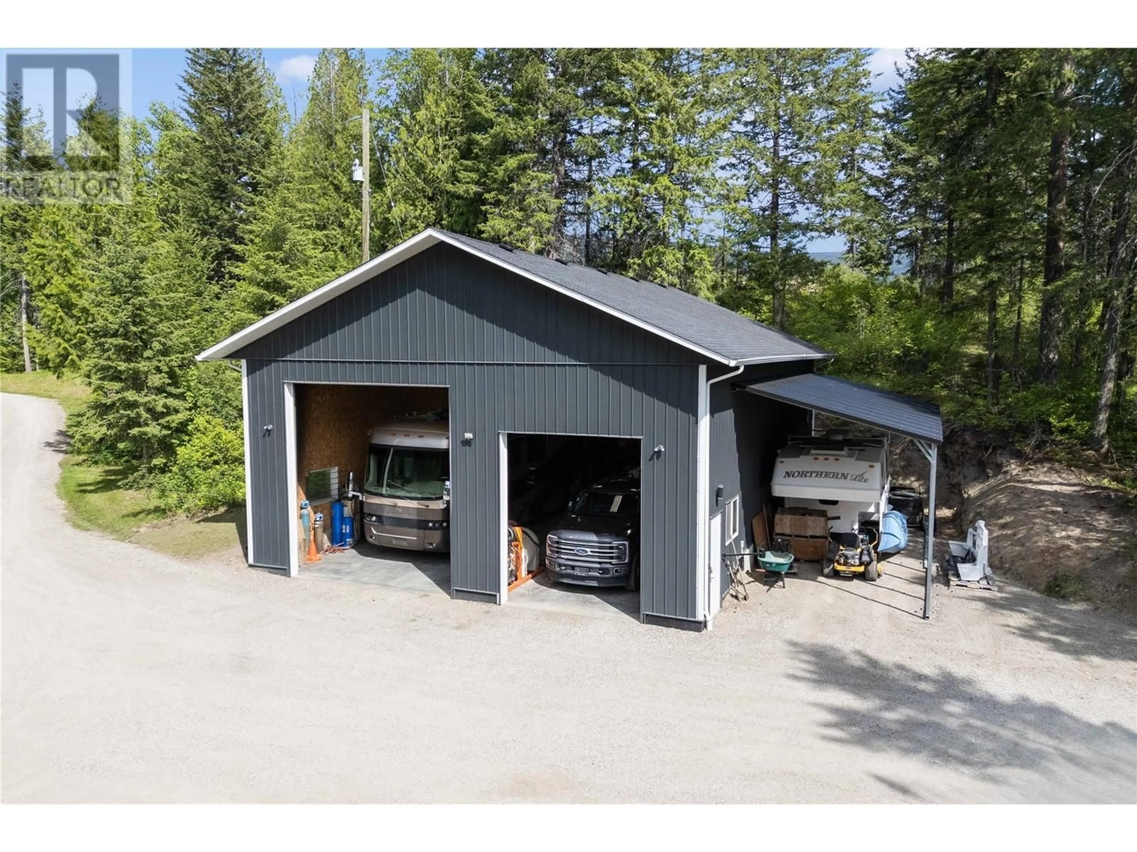 Indoor garage for 1750 RECLINE RIDGE ROAD, Tappen British Columbia V0E2X0