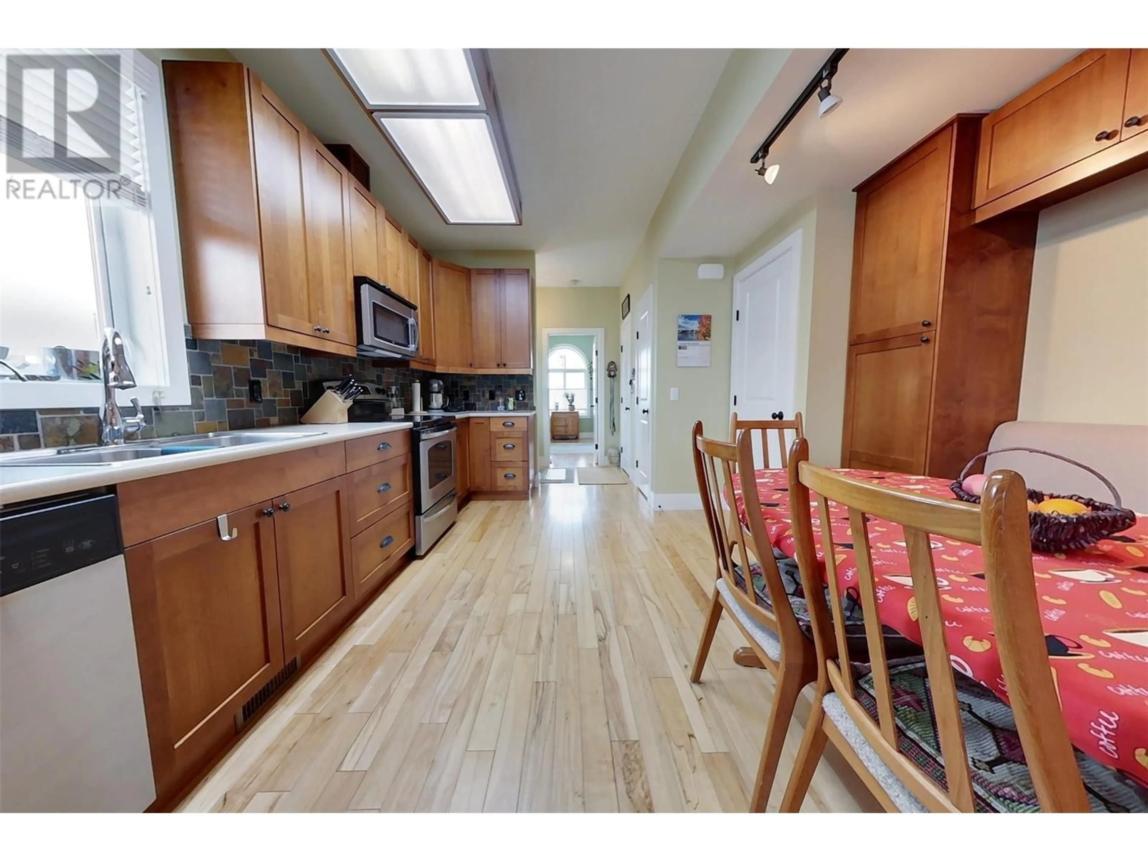 Open concept kitchen, unknown for A - 1849 KELOWNA CRESCENT, Cranbrook British Columbia V1C6L6
