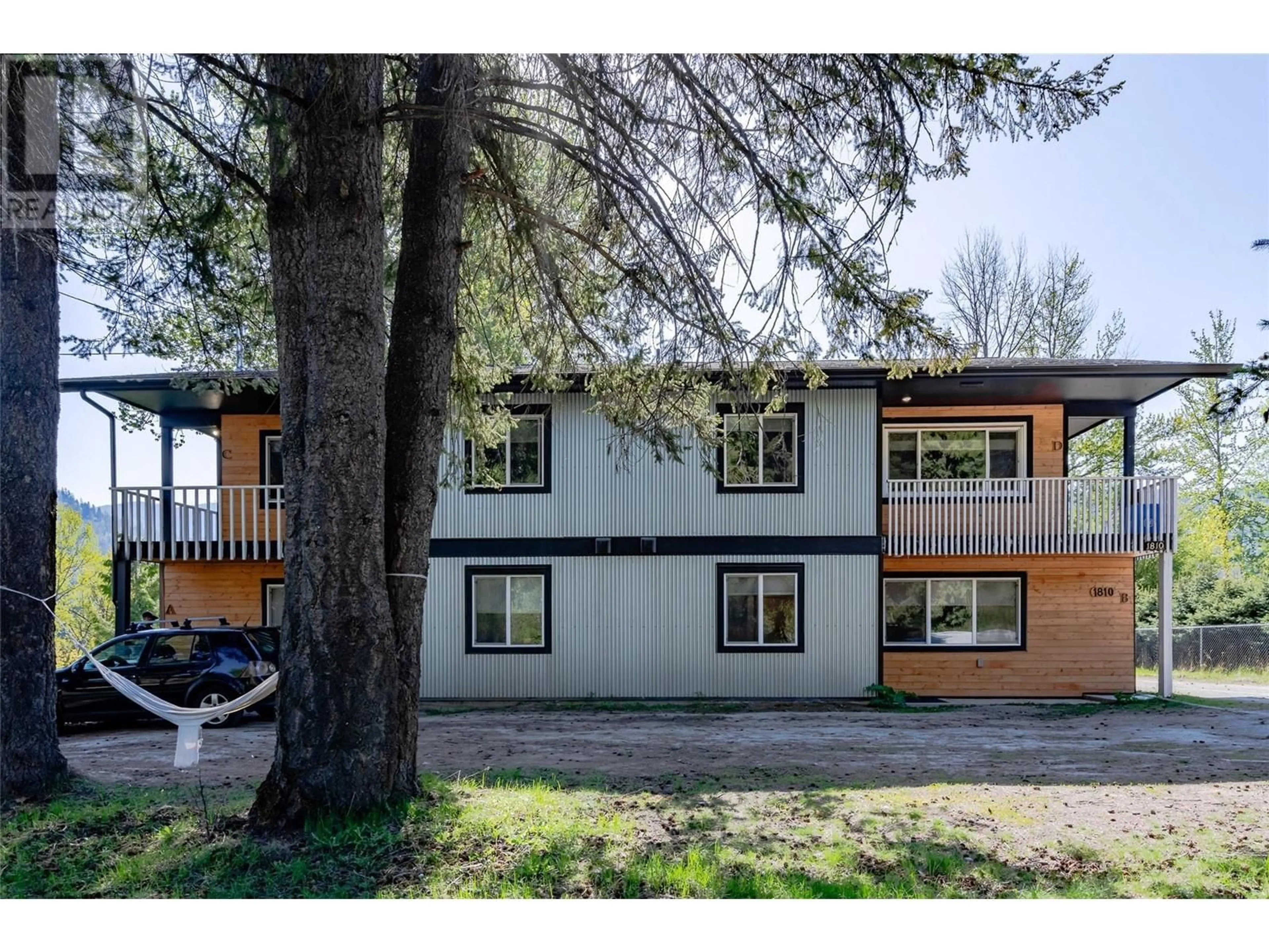 Home with vinyl exterior material, unknown for 1810 FIRST STREET, Fruitvale British Columbia V0G1L0