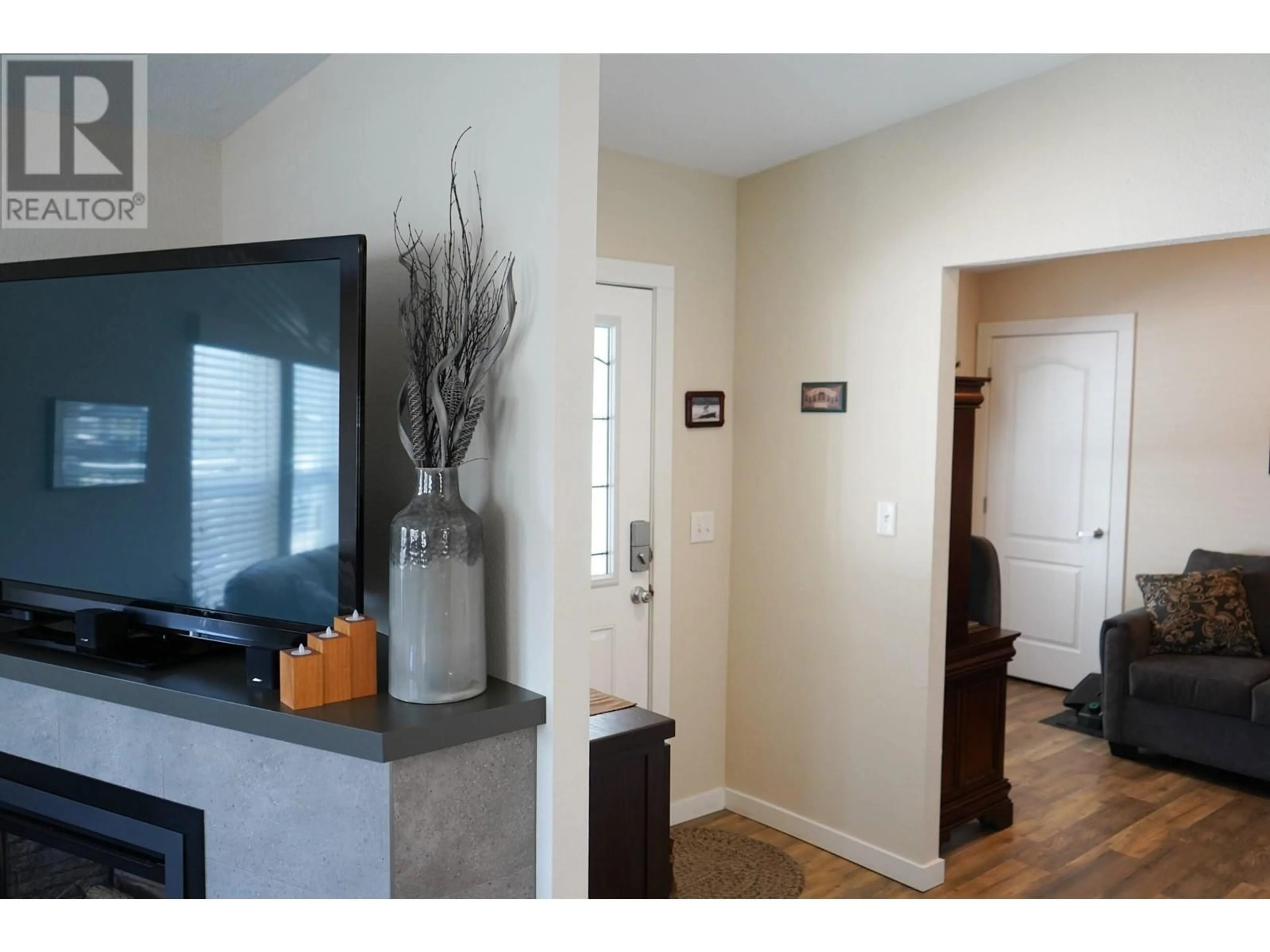 Indoor entryway for 24 - 1030 RICARDO ROAD, Kamloops British Columbia V2H0C7