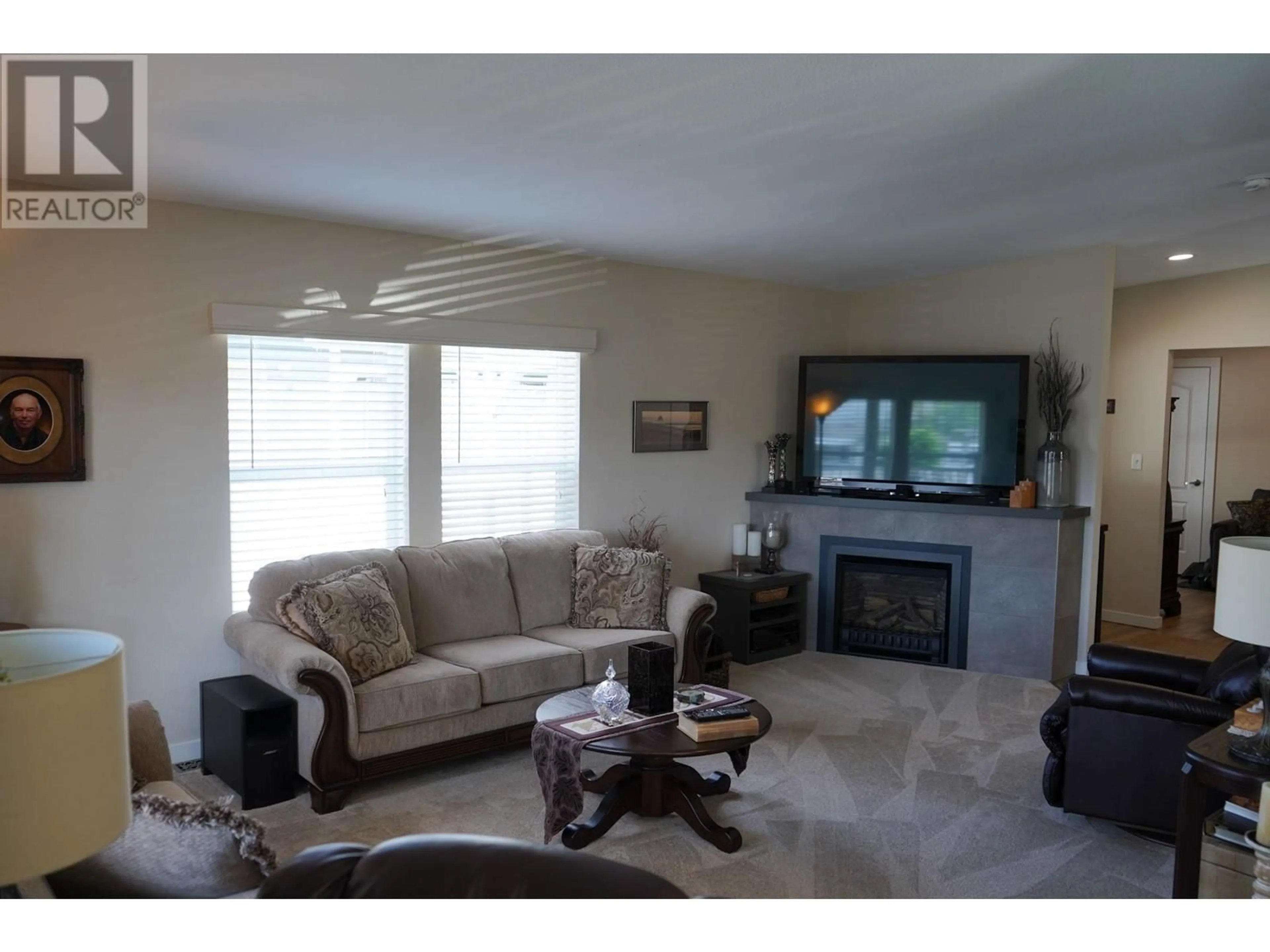 Living room with furniture, unknown for 24 - 1030 RICARDO ROAD, Kamloops British Columbia V2H0C7