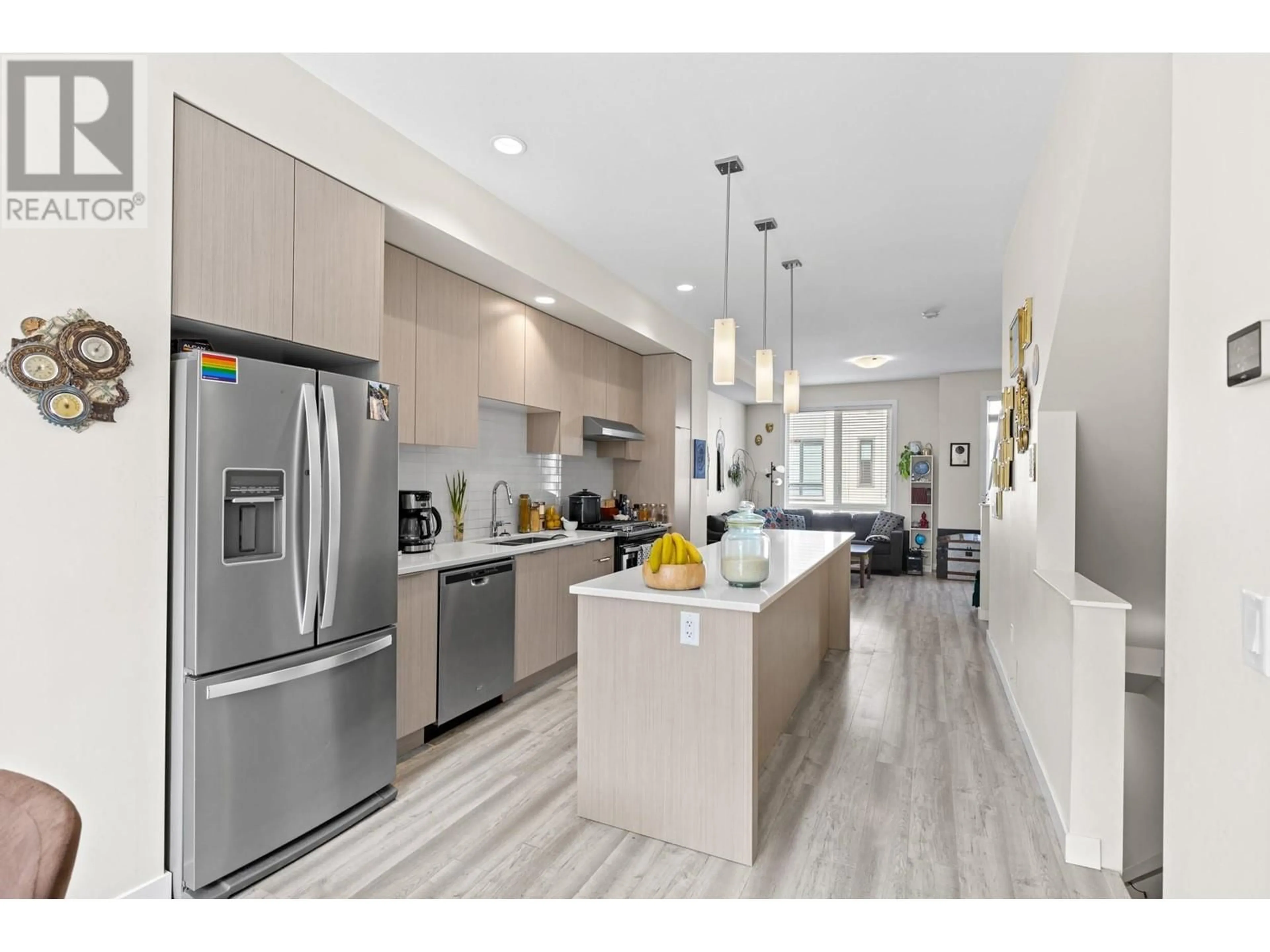 Open concept kitchen, ceramic/tile floor for 62 - 170 CELANO CRESCENT, Kelowna British Columbia V1V0B6