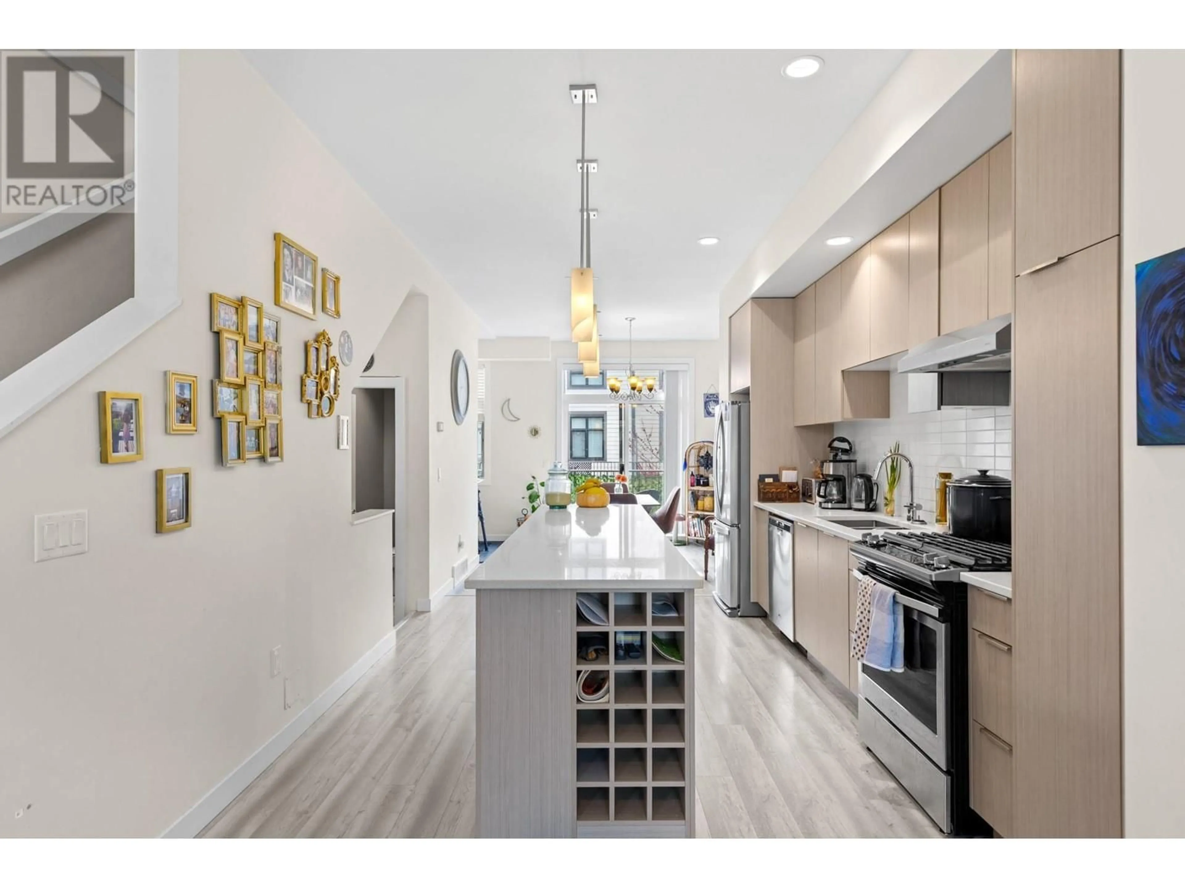 Open concept kitchen, ceramic/tile floor for 62 - 170 CELANO CRESCENT, Kelowna British Columbia V1V0B6