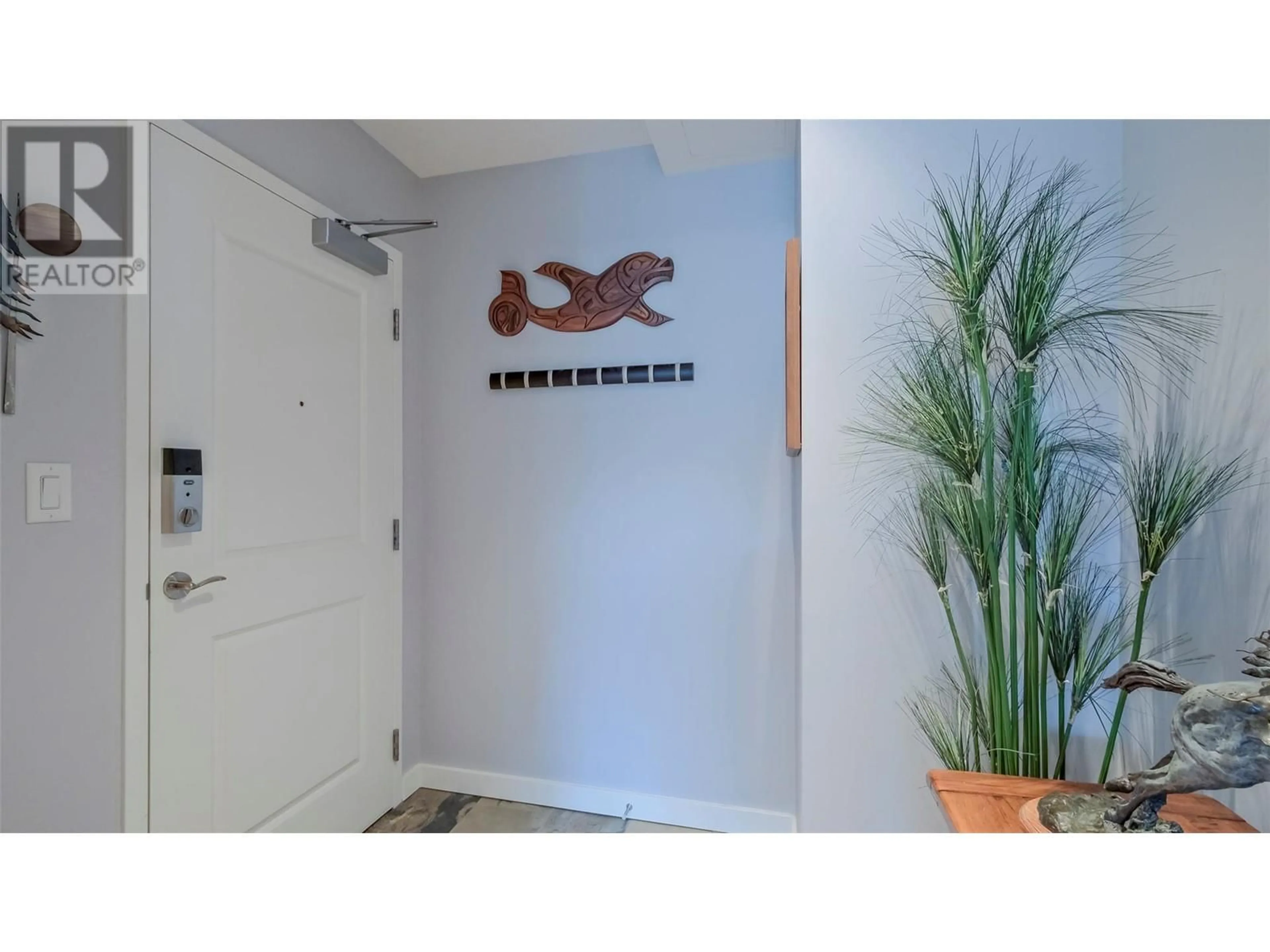Indoor entryway for 506 - 3301 SKAHA LAKE ROAD, Penticton British Columbia V2A6G6