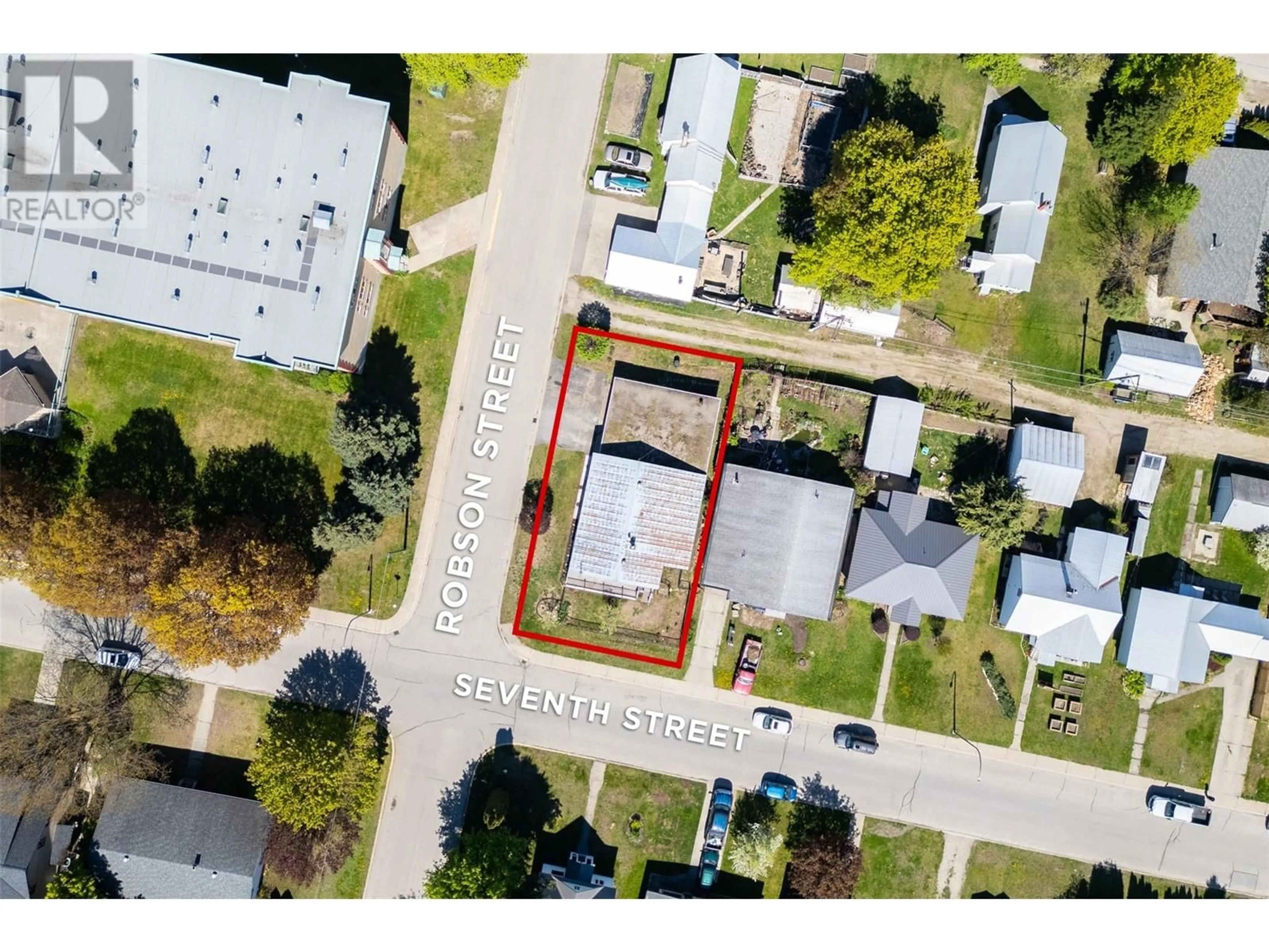 A pic from outside/outdoor area/front of a property/back of a property/a pic from drone, building for 402 SEVENTH STREET EAST, Revelstoke British Columbia V0E2S0