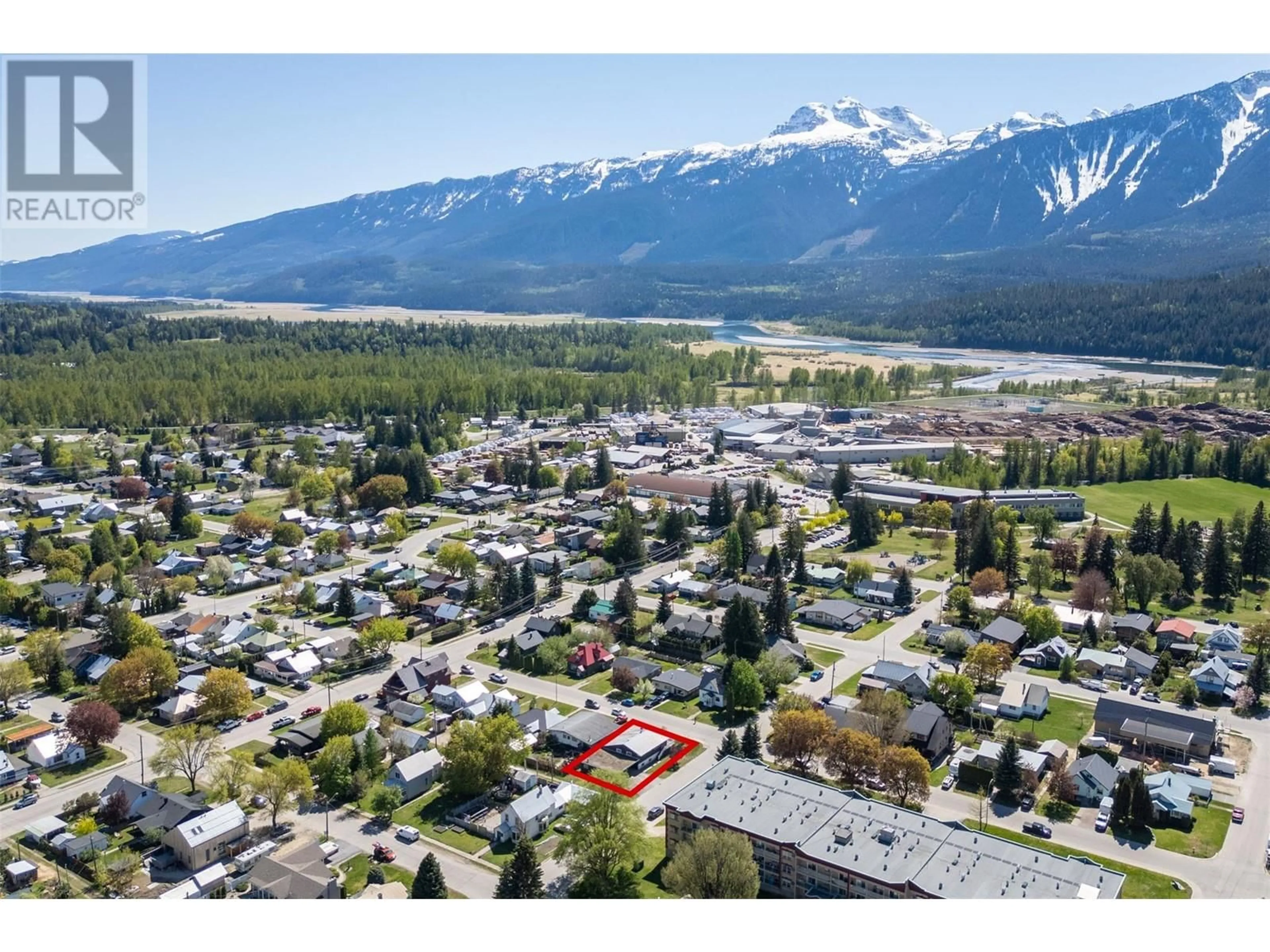 A pic from outside/outdoor area/front of a property/back of a property/a pic from drone, mountain view for 402 SEVENTH STREET EAST, Revelstoke British Columbia V0E2S0