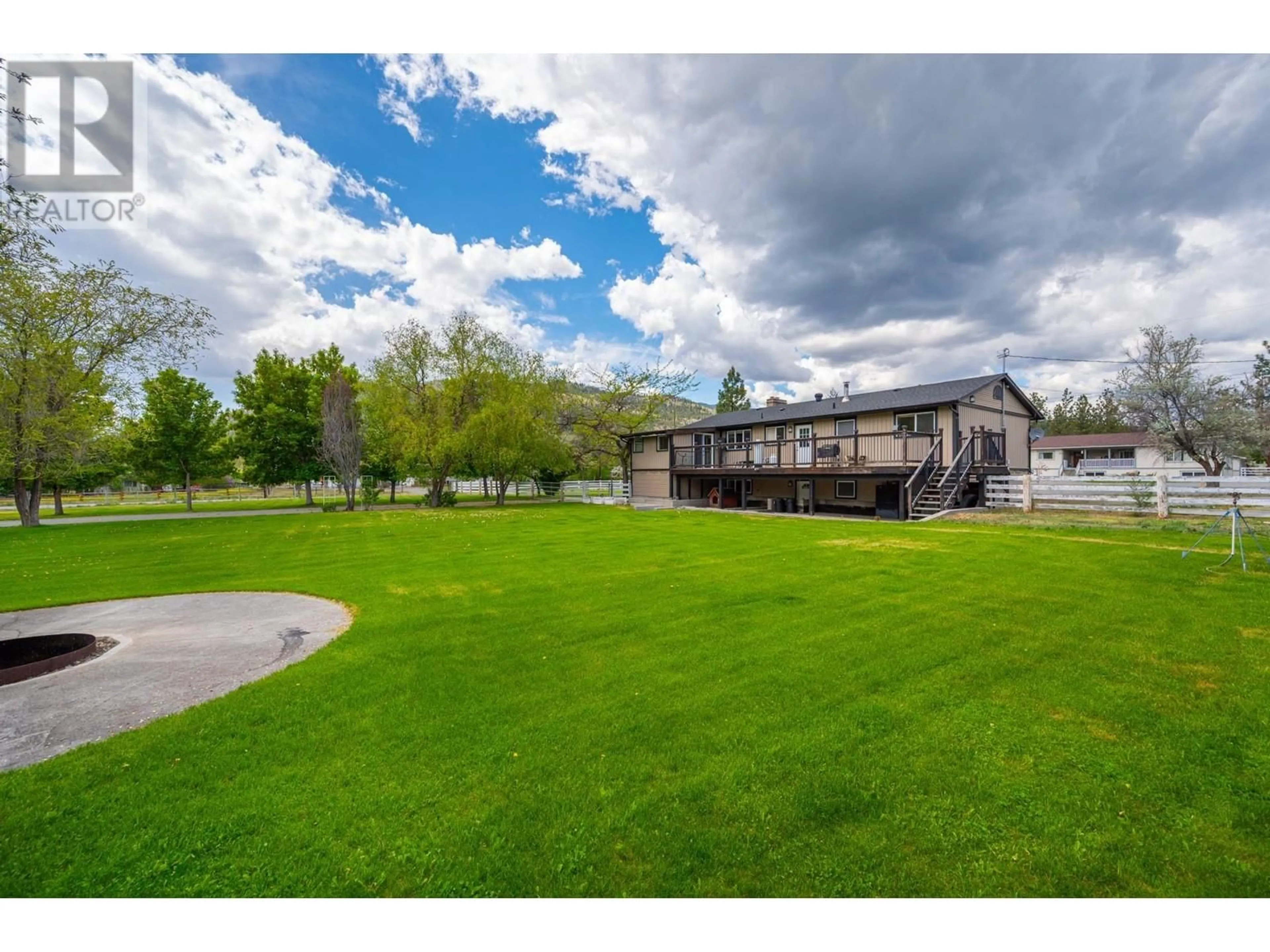 A pic from outside/outdoor area/front of a property/back of a property/a pic from drone, unknown for 392 WINNEY AVENUE, Merritt British Columbia V0K1Y0