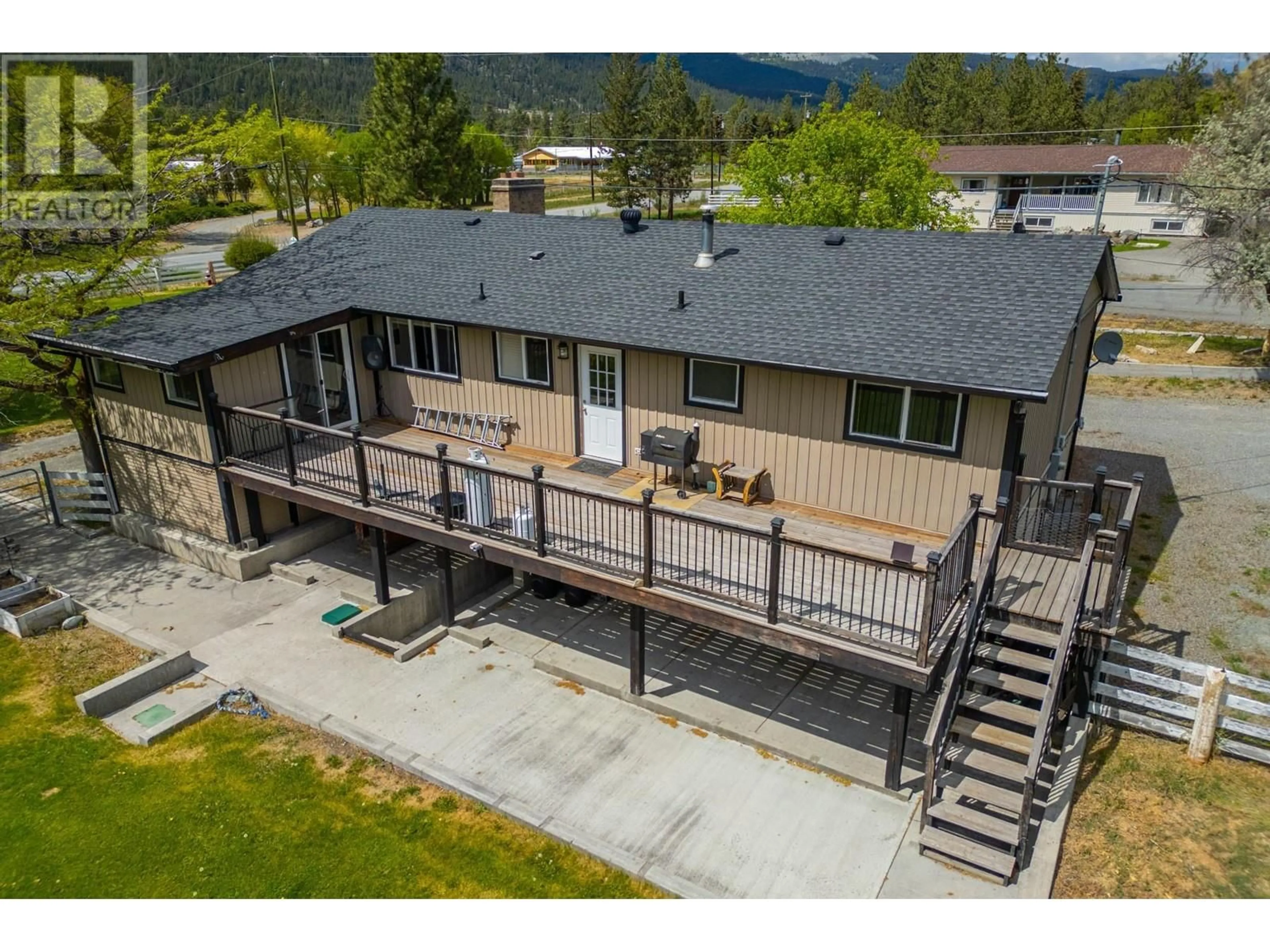 A pic from outside/outdoor area/front of a property/back of a property/a pic from drone, mountain view for 392 WINNEY AVENUE, Merritt British Columbia V0K1Y0