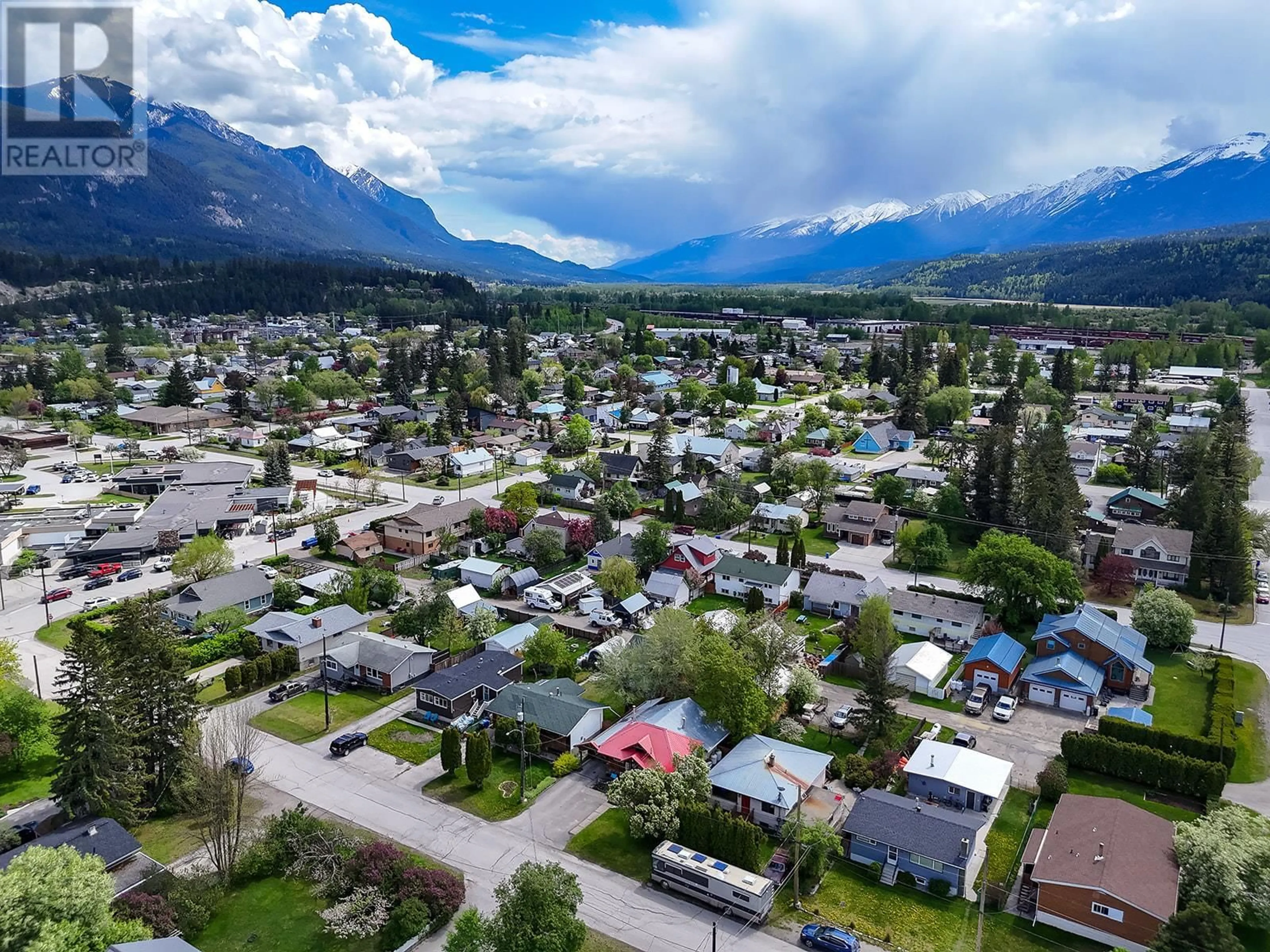 A pic from outside/outdoor area/front of a property/back of a property/a pic from drone, mountain view for 710 8TH STREET, Golden British Columbia V0A1H0
