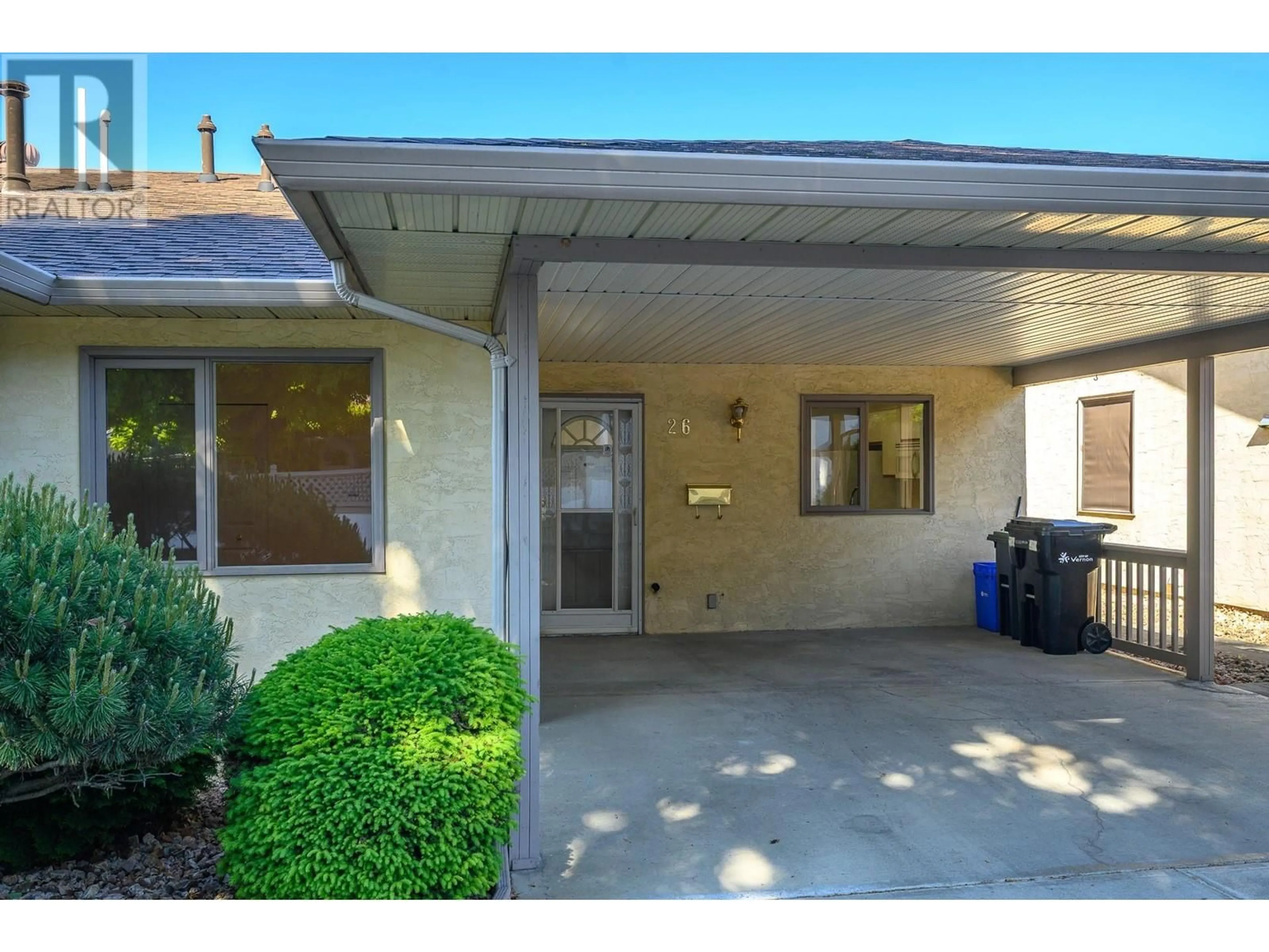 Indoor foyer for 26 - 2107 43RD AVENUE, Vernon British Columbia V1T3K6