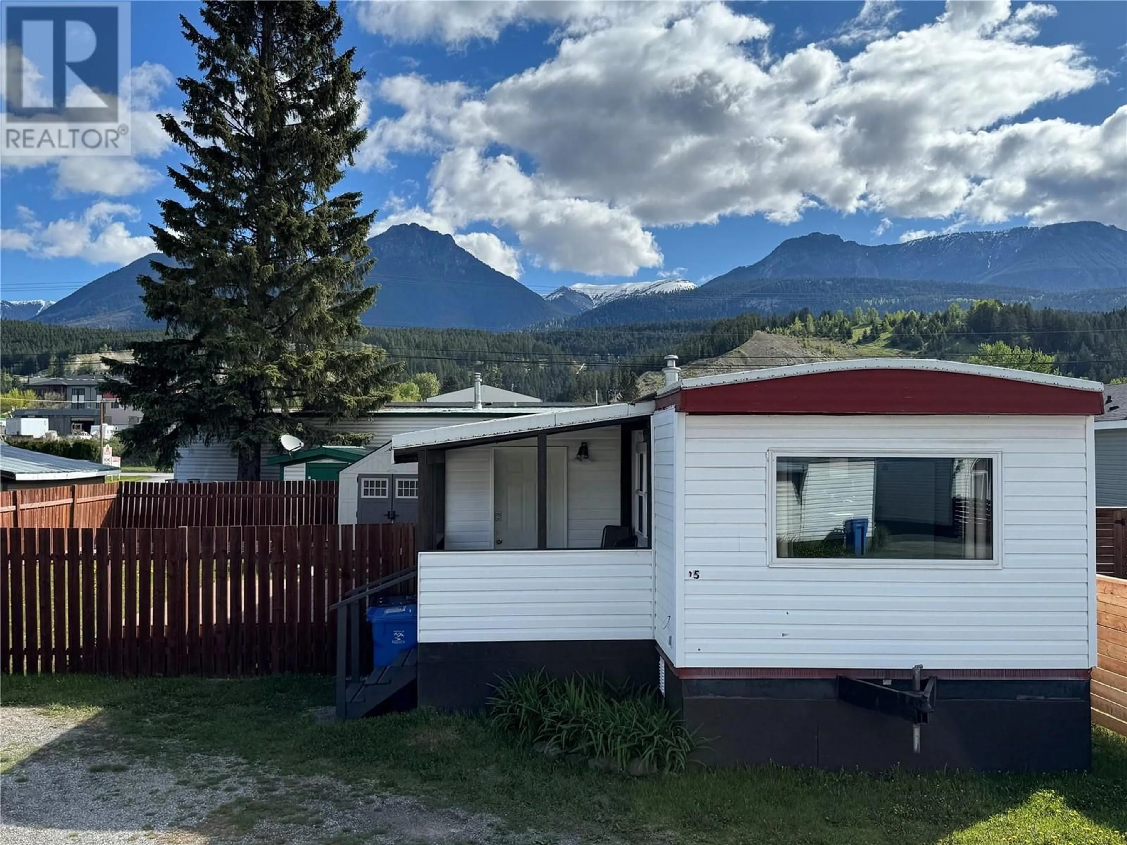 A pic from outside/outdoor area/front of a property/back of a property/a pic from drone, mountain view for 15 - 1117 10TH AVENUE NORTH, Golden British Columbia V0A1H2