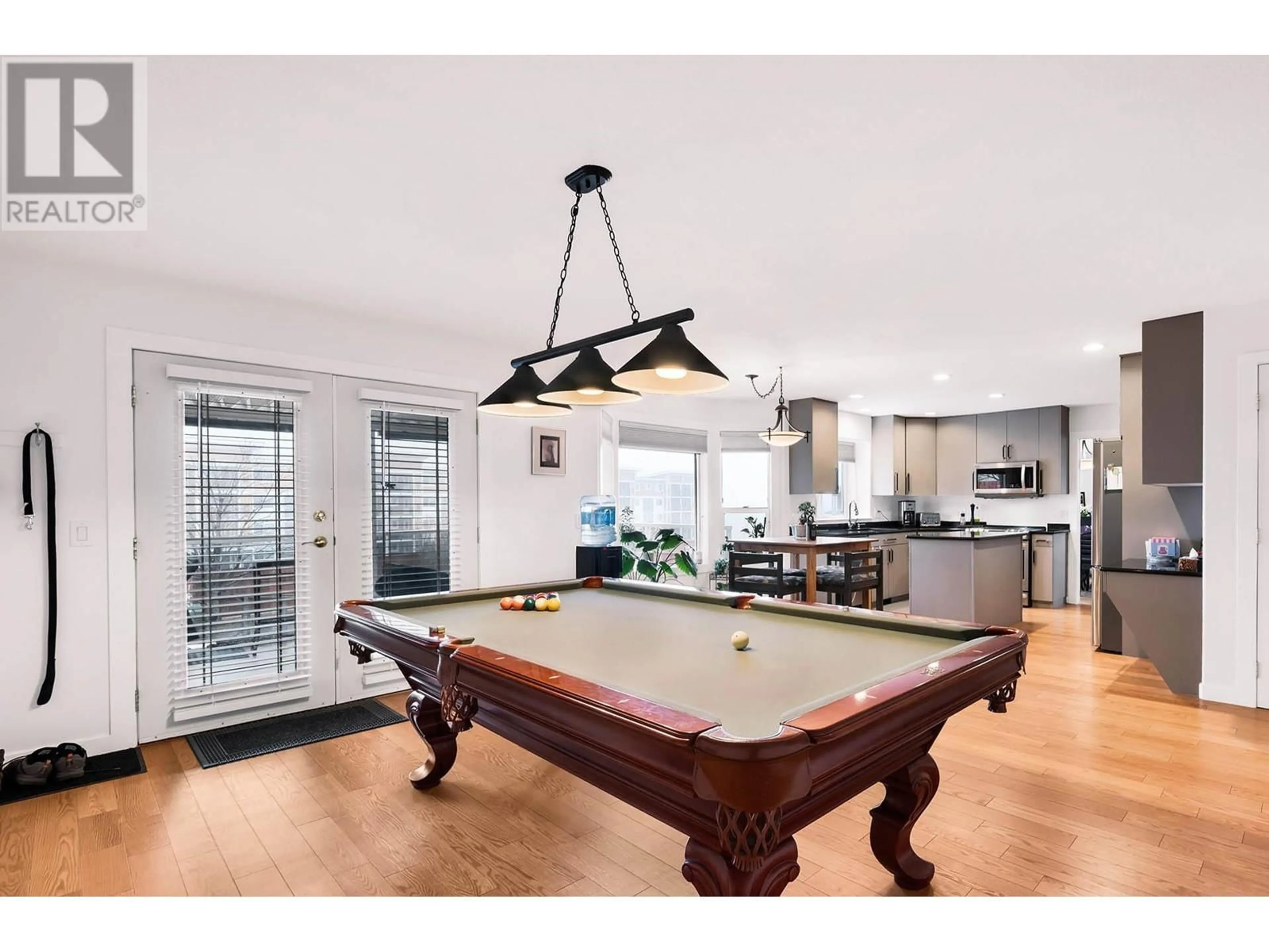 Open concept kitchen, unknown for 979 REGENT CRESCENT, Kamloops British Columbia V1S1W9