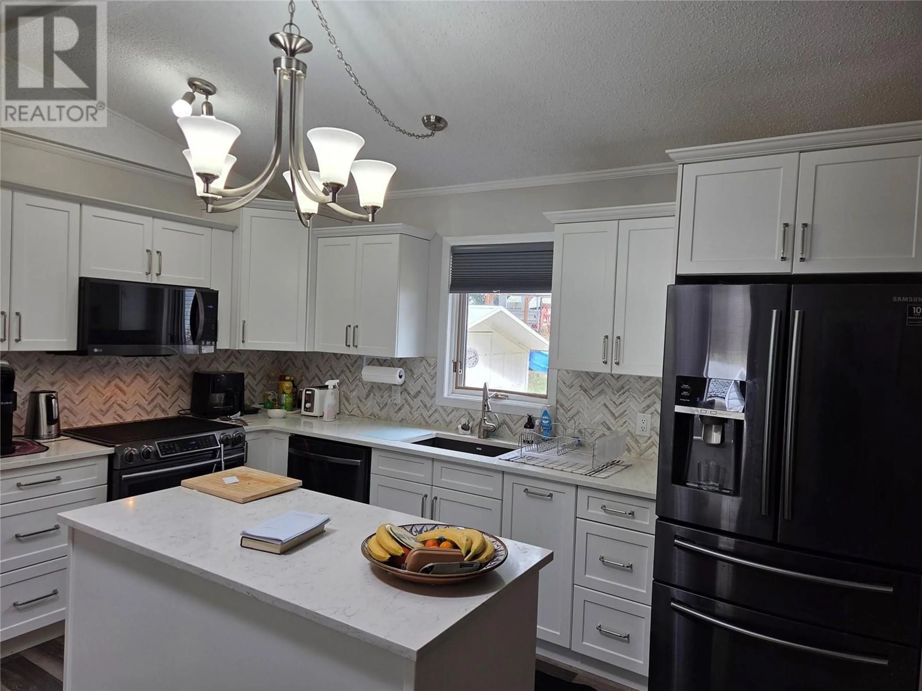 Open concept kitchen, ceramic/tile floor for 10 - 1770 HIGHWAY 3A OTHER, Keremeos British Columbia V0X1N6