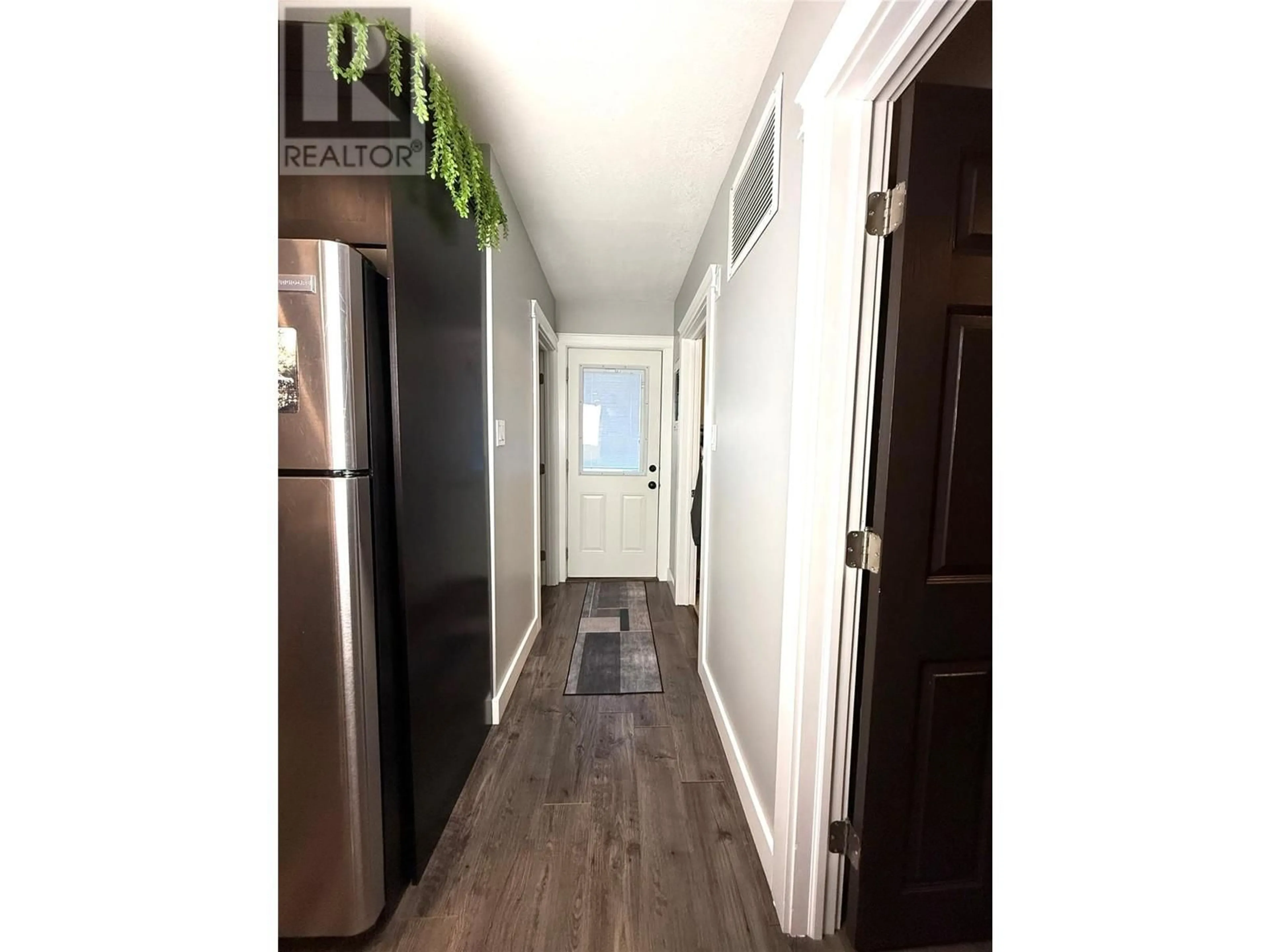 Indoor entryway for 10925 TURGEON DRIVE, Dawson Creek British Columbia V1G2W9