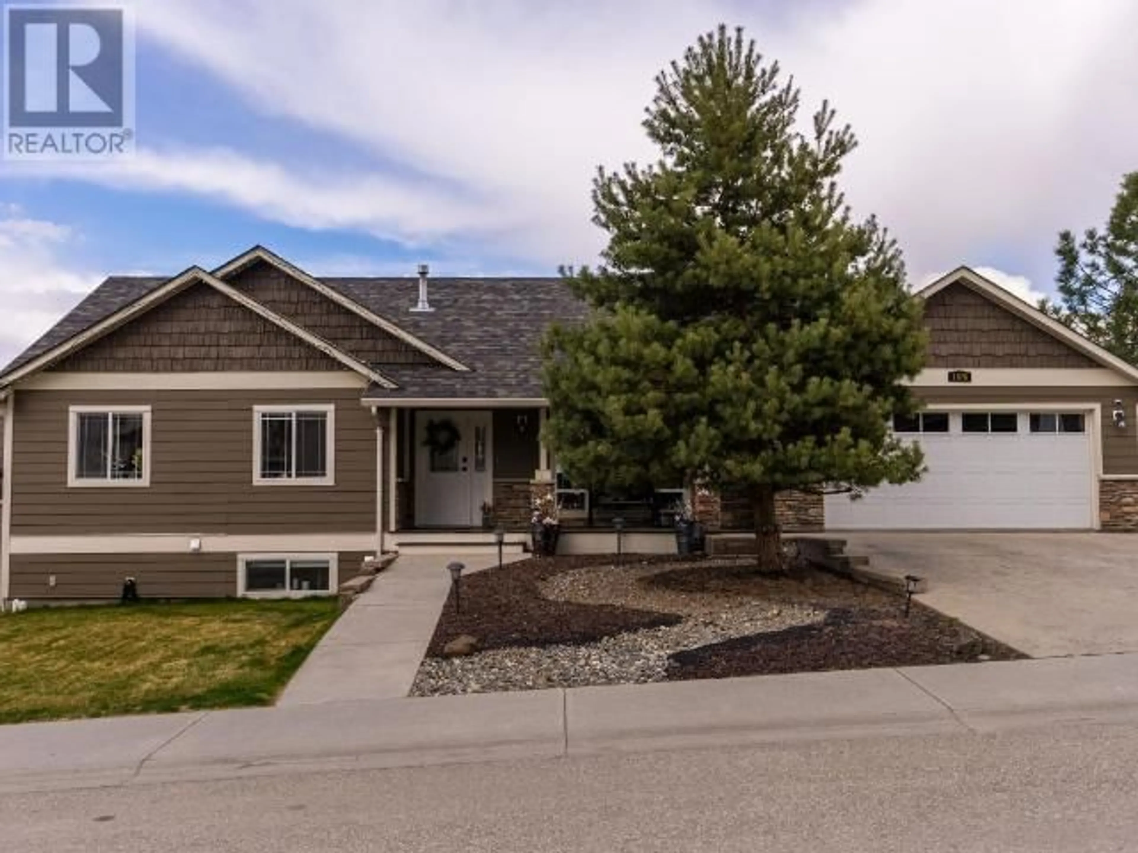 Home with vinyl exterior material, street for 1570 STIKINE PLACE, Kamloops British Columbia V2E2T2