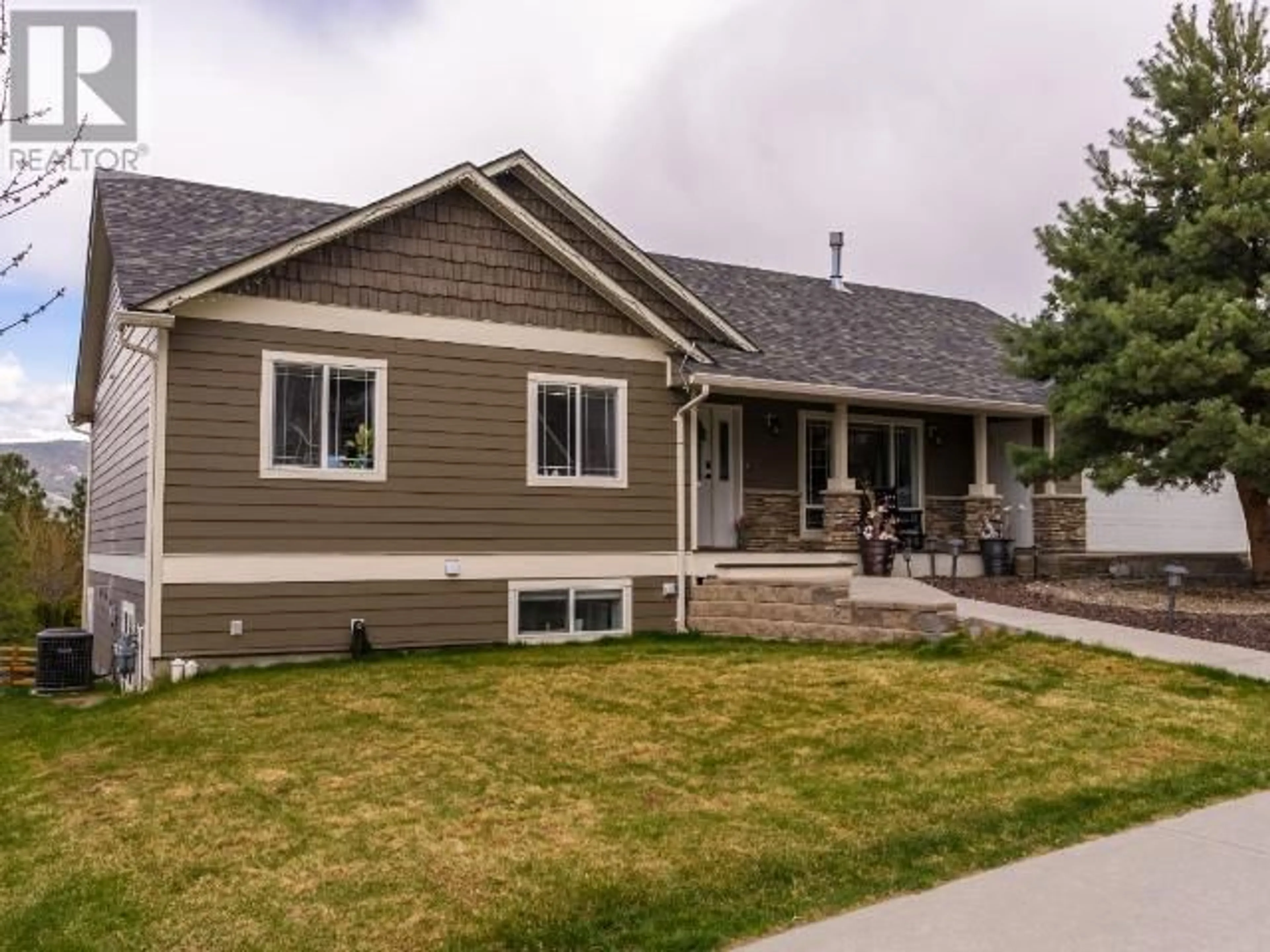 Home with vinyl exterior material, street for 1570 STIKINE PLACE, Kamloops British Columbia V2E2T2