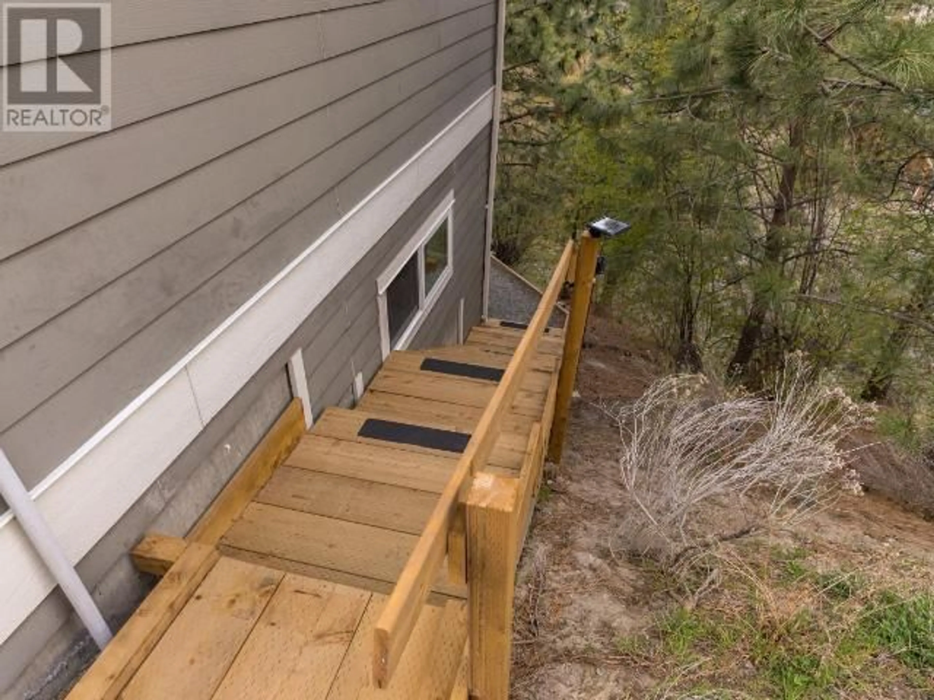 Stairs for 1570 STIKINE PLACE, Kamloops British Columbia V2E2T2