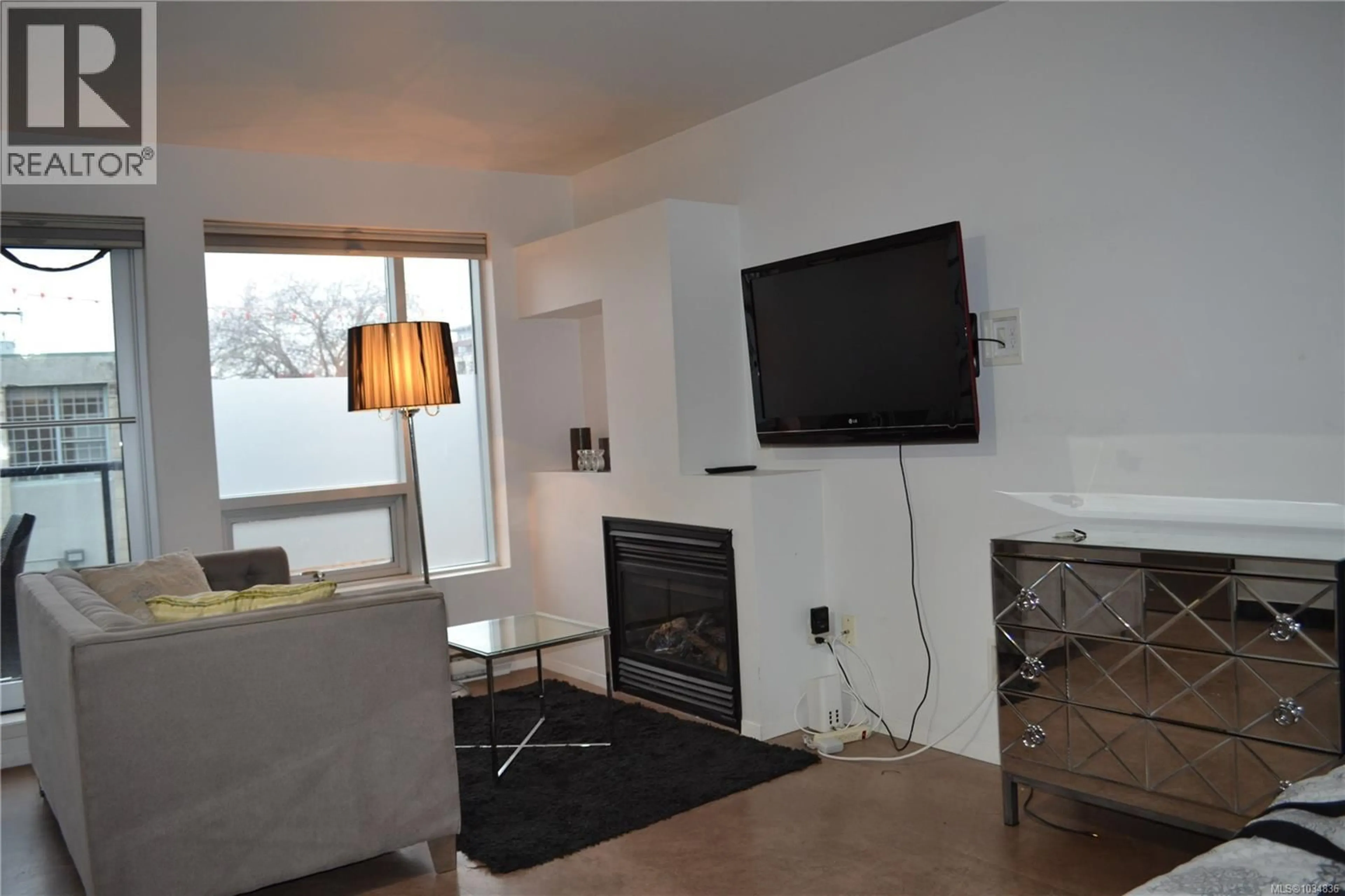 Living room with furniture, unknown for 208 - 932 JOHNSON STREET, Victoria British Columbia V8V3N4