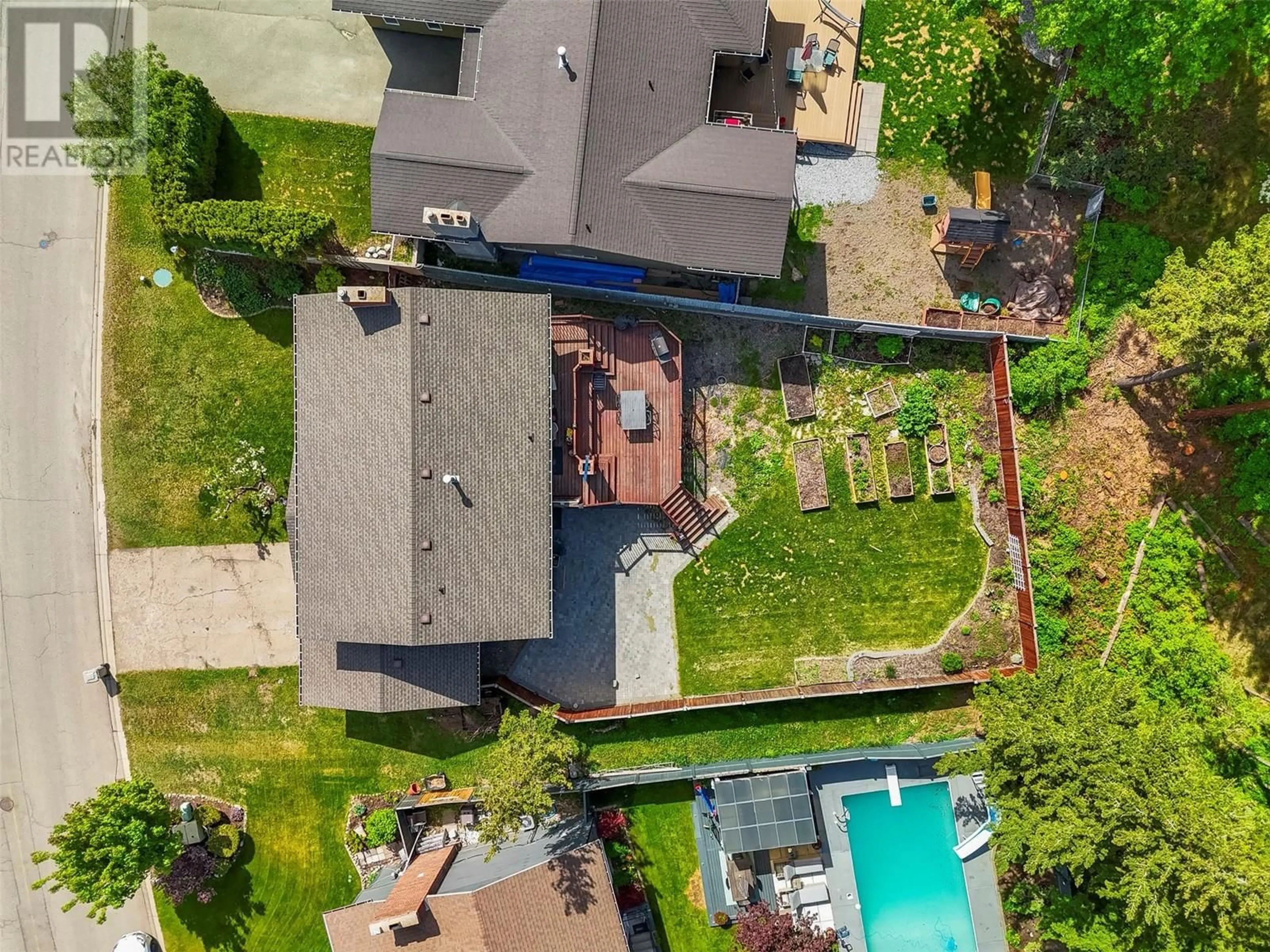 A pic from outside/outdoor area/front of a property/back of a property/a pic from drone, unknown for 2064 VAN HORNE DRIVE, Kamloops British Columbia V1S1G3