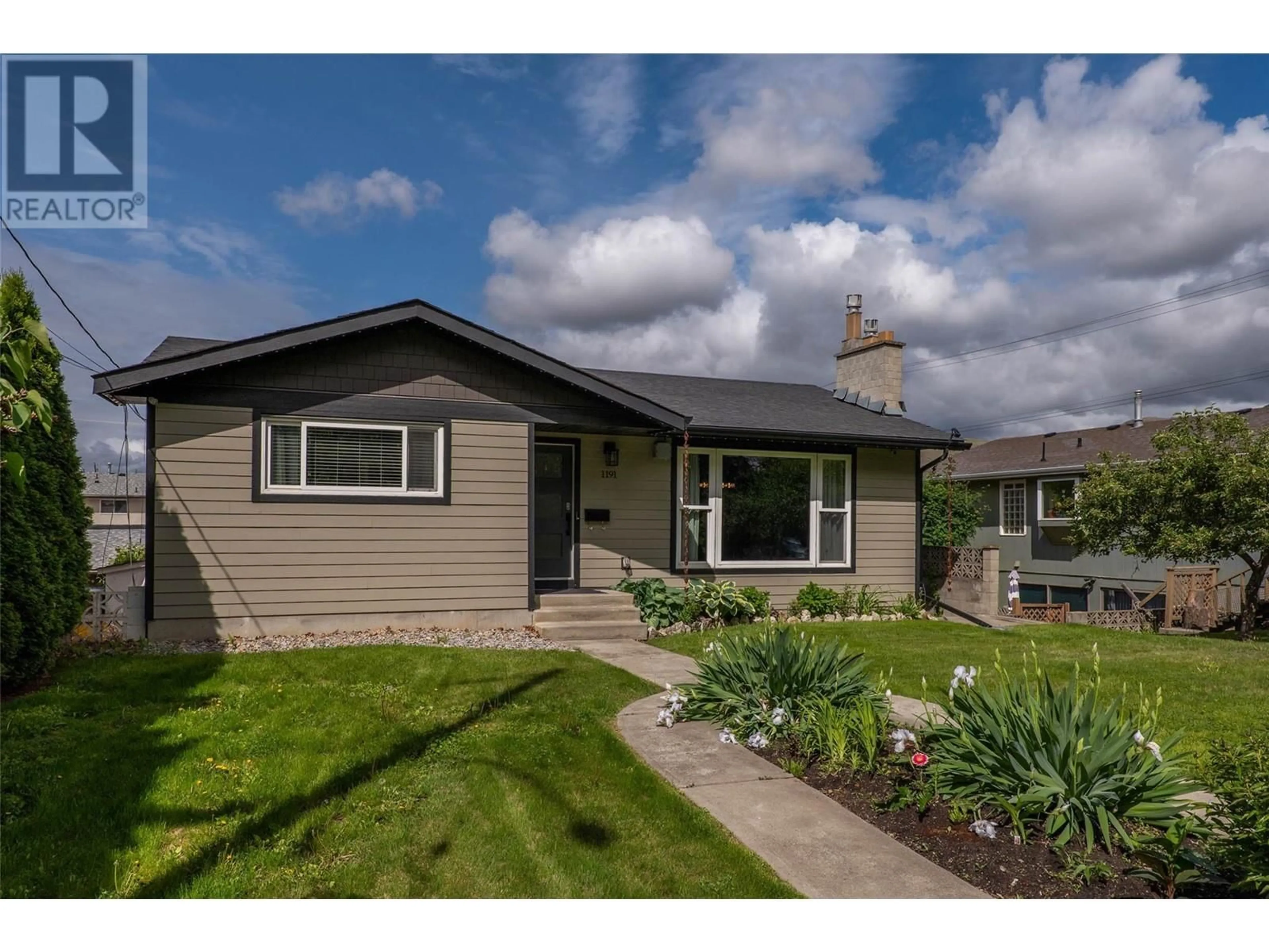 Home with vinyl exterior material, street for 1191 SCHUBERT DRIVE, Kamloops British Columbia V2B7M4