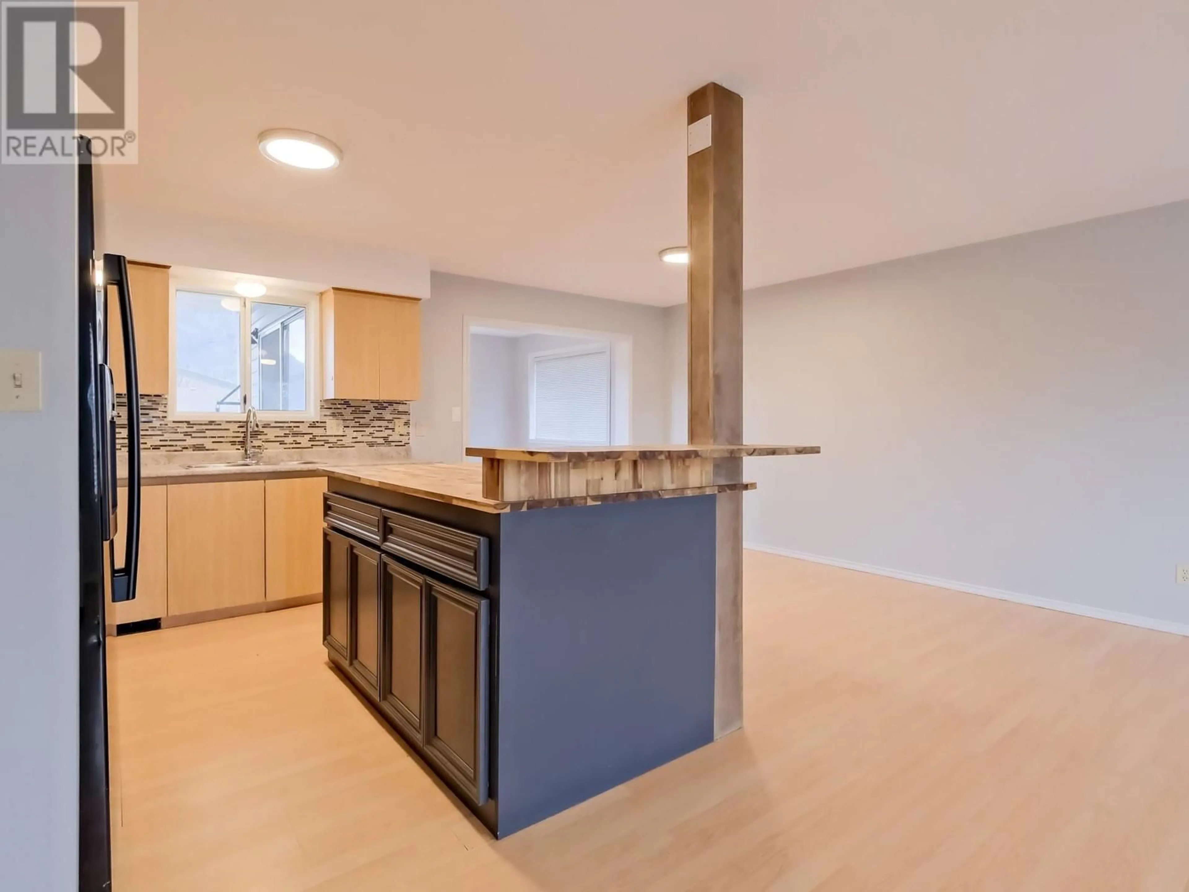 Open concept kitchen, unknown for 11 WILLOW CRESCENT, Osoyoos British Columbia V0H1V3