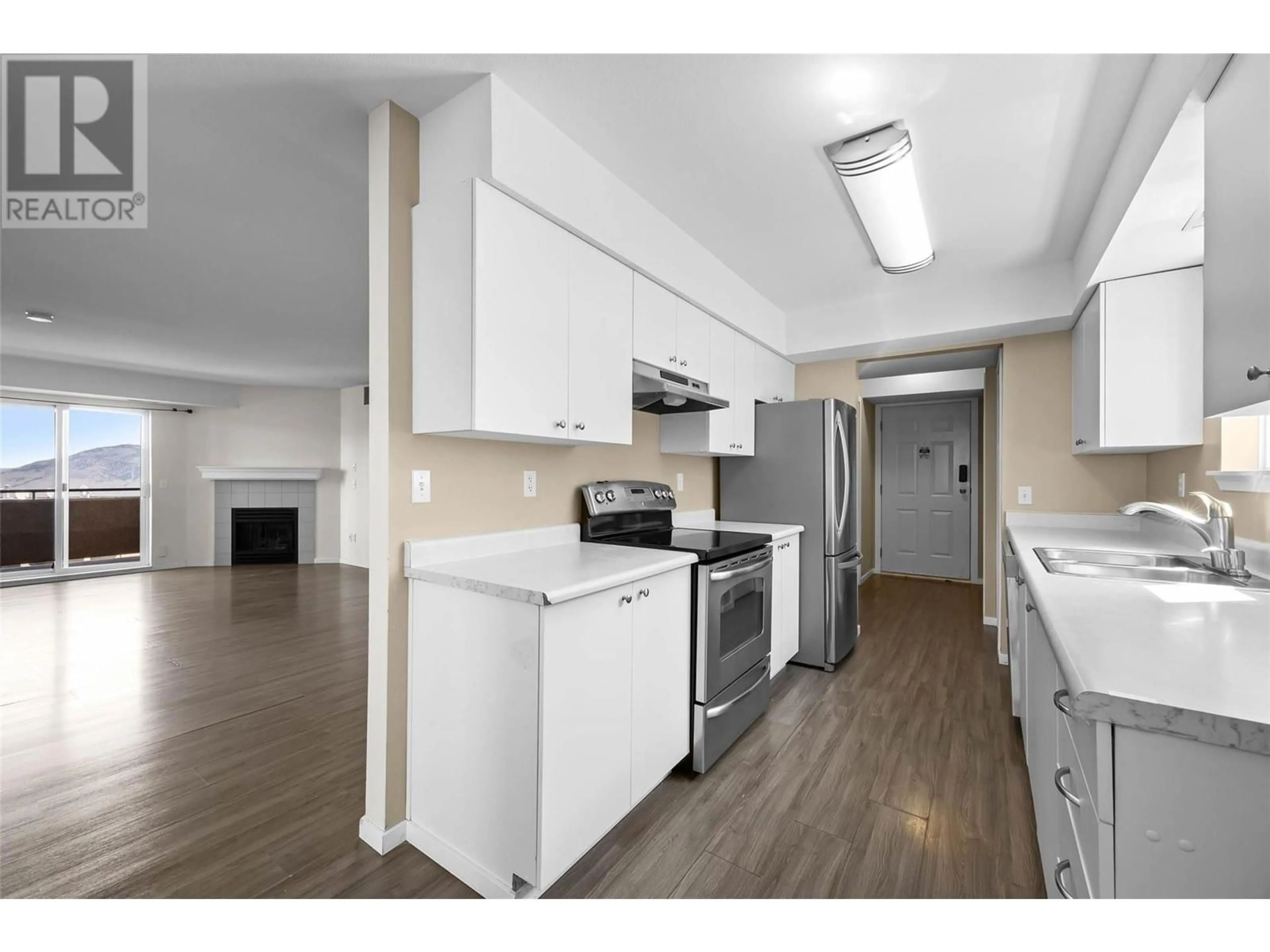 Standard kitchen, unknown for 406 - 1185 HUGH ALLAN DRIVE, Kamloops British Columbia V1S1T3